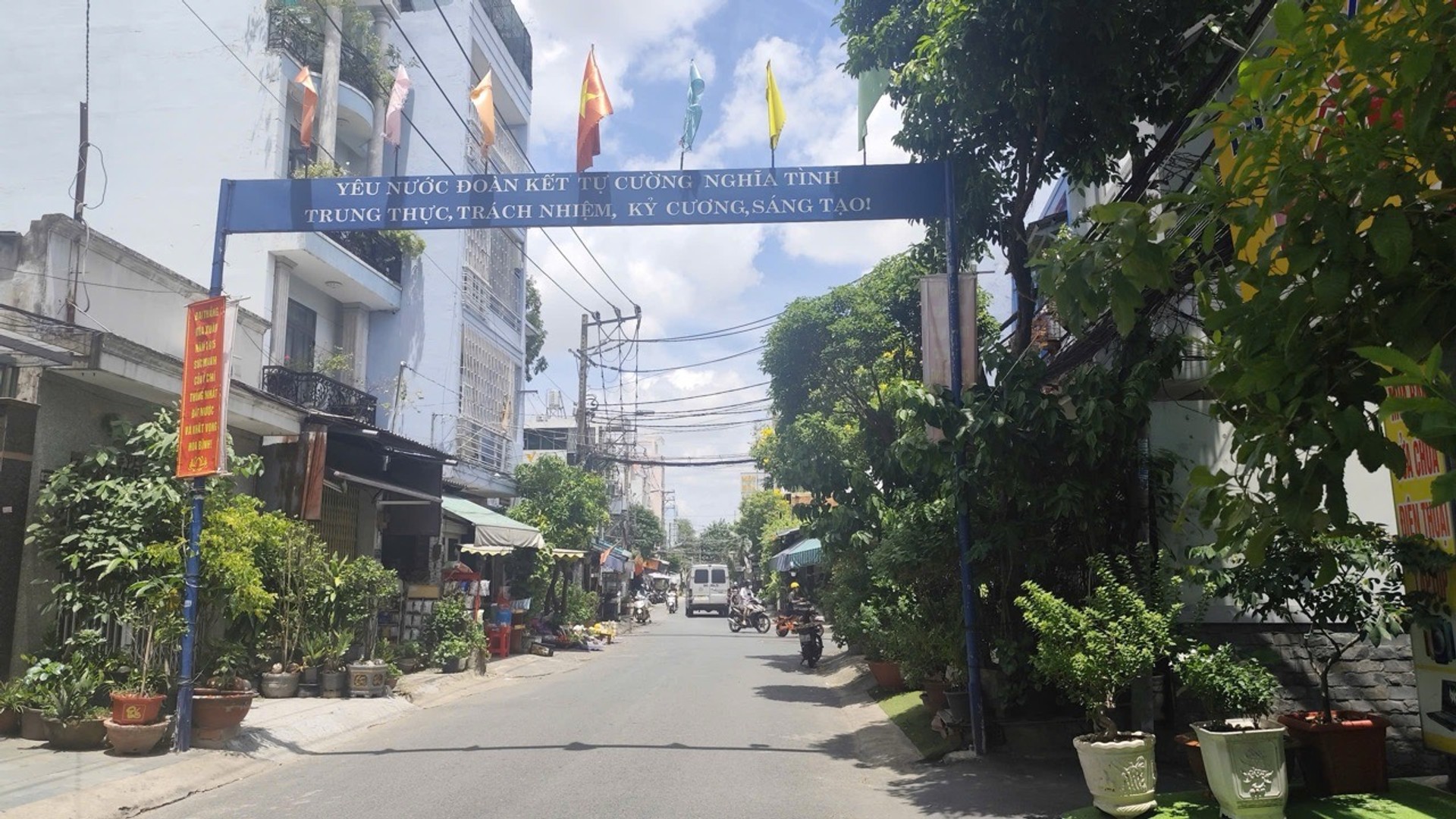Nhà 5x20m ngay Nguyễn Sỹ Sách, xe hơi ra vào thoải mái