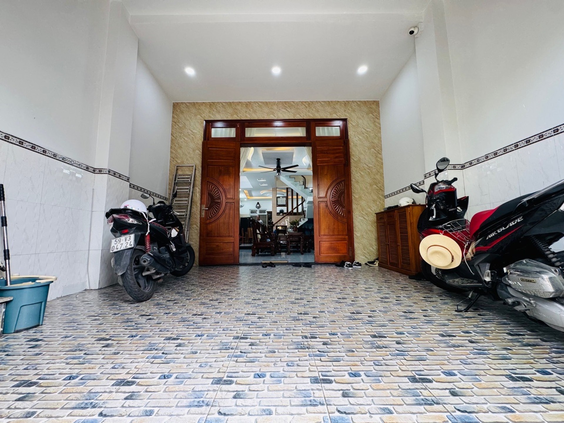 Nhà Hiếm Tân Bình, Xe Tải Vào Thoải Mái, Tặng Nội Thất Sang