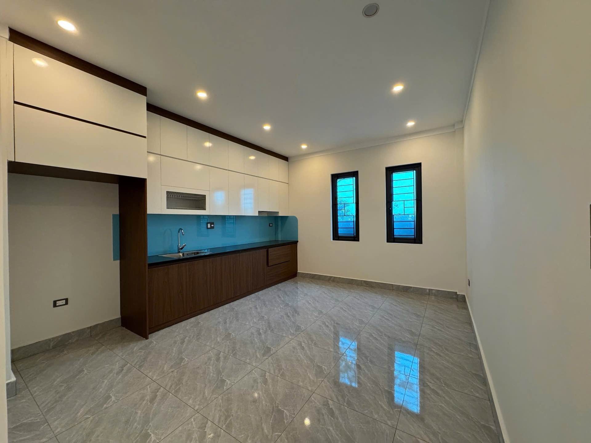 NHỈNH 4 TỶ, NHÀ 4 TẦNG XÂY MỚI, GẦN CHỢ CỔ LOA