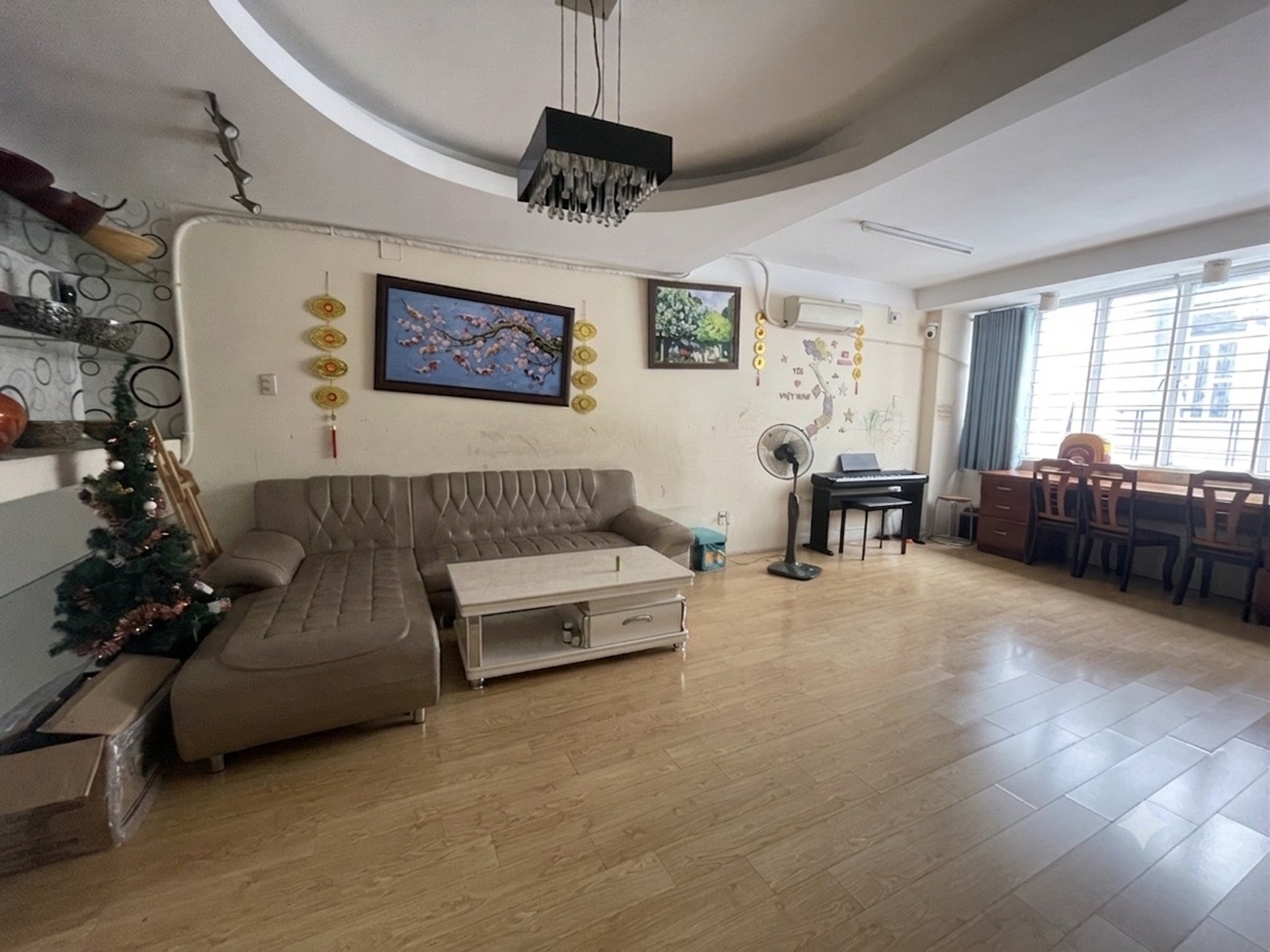 Nhà đẹp trung tâm Quận 10, rộng rãi, giá hợp lý