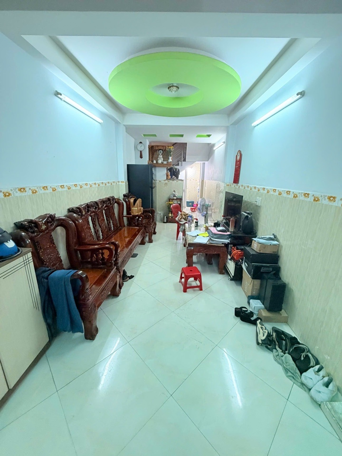 ✅Diện tích 5 x 18 (90m2)
✅kết cấu 1 trệt 3 lầu 6pn 5wc
✅vị trí cực đẹp, ngay góc ngã 4 kdc Phước K