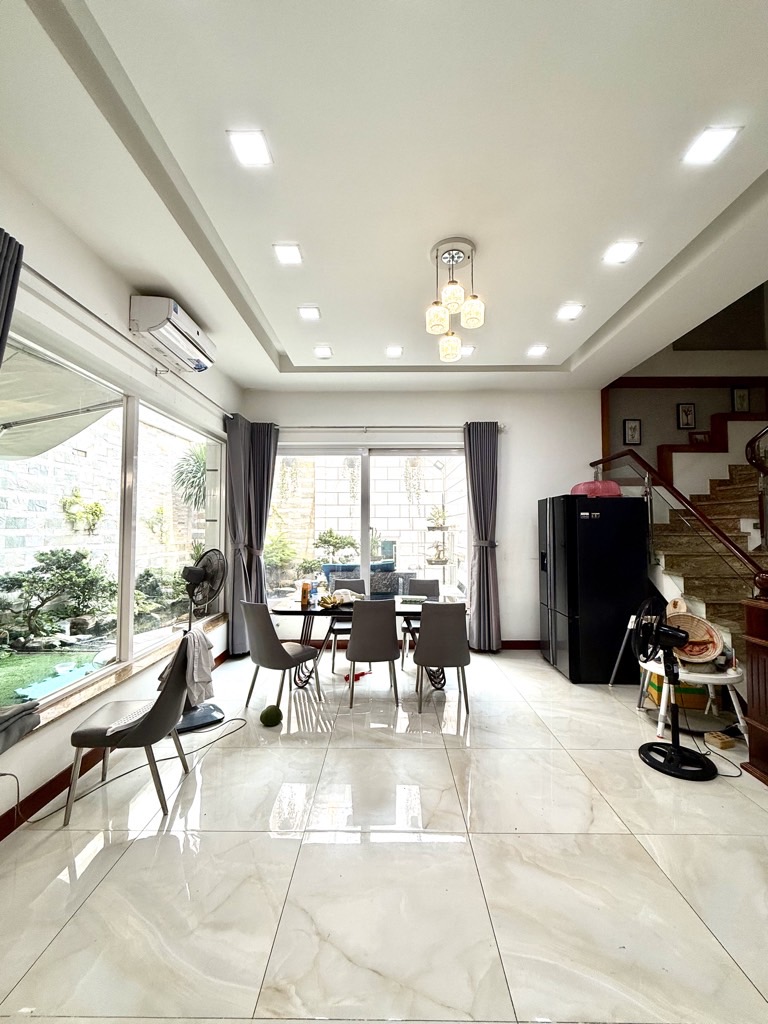 BÁN BIỆT THỰ KHU SÂN BAY VỊ TRÍ VÀNG - NGANG HƠN 6M NỞ HẬU - 4 TẦNG 8PN KHÉP KÍN
