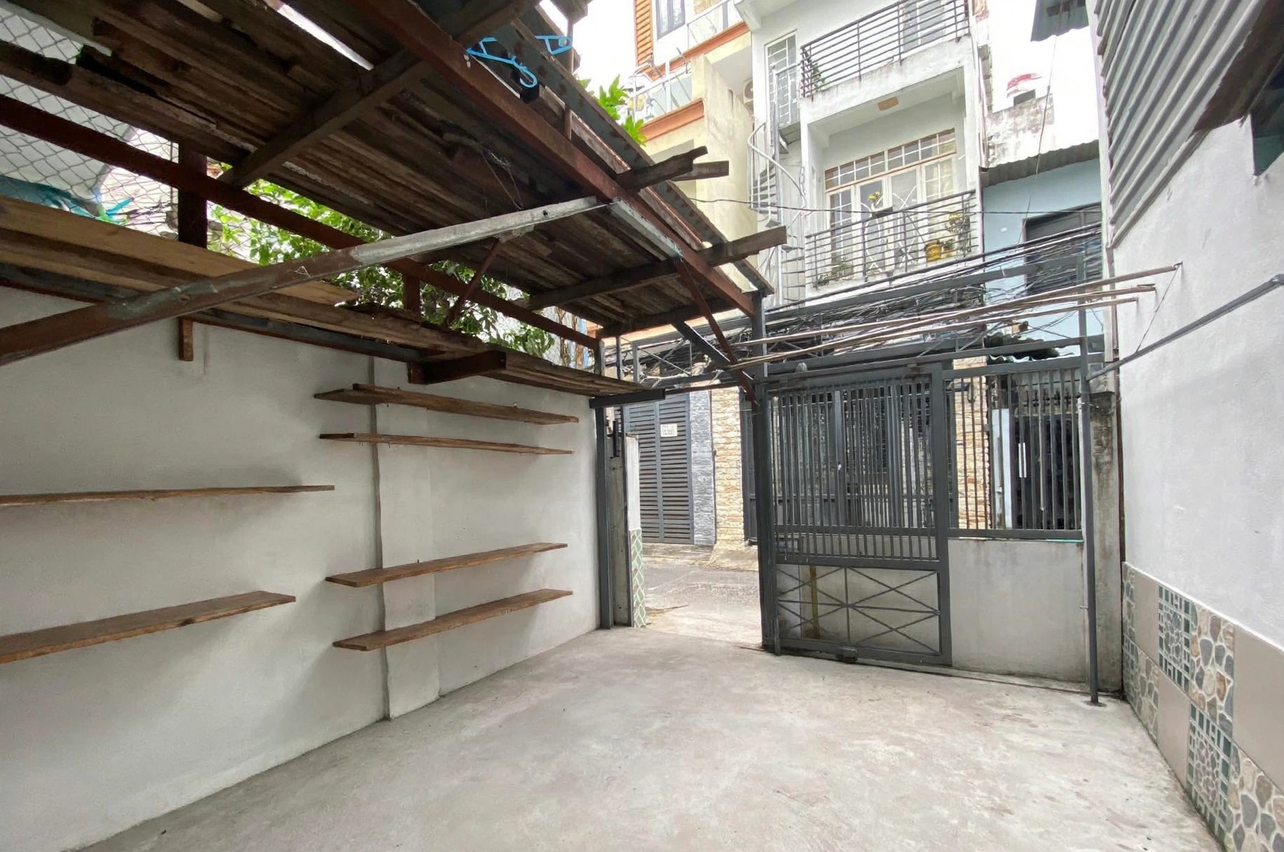 Ngay Chợ 200 Xóm Chiếu - 63m² - 2 Tầng - 6 tỷ nhỉnh - Sổ đẹp vuông vức - Nở hậu tài lộc