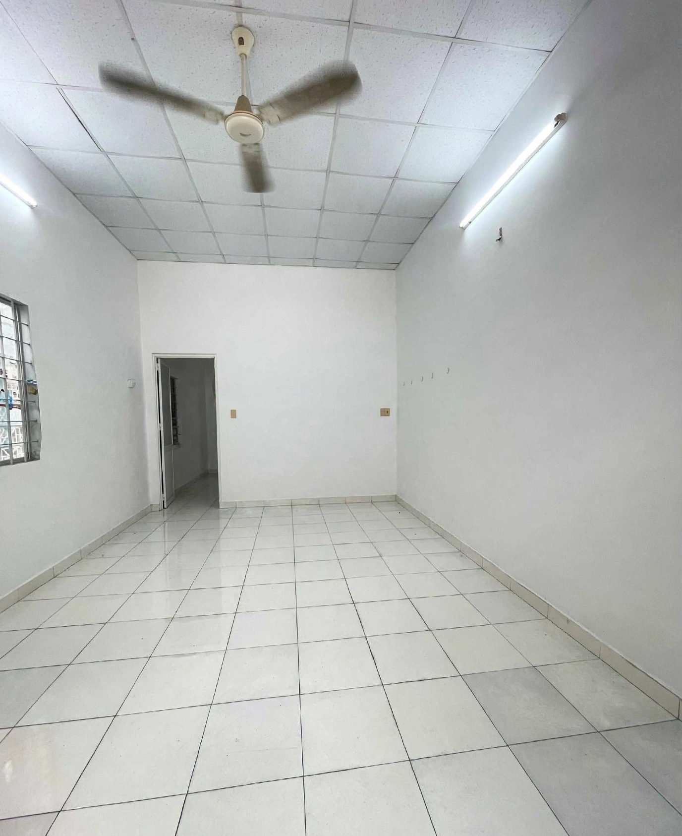 Trục Tôn Đản - 101m² - Nhỉnh 6 tỷ - Dòng tiền 216tr/năm - Nở hậu - Sổ đẹp