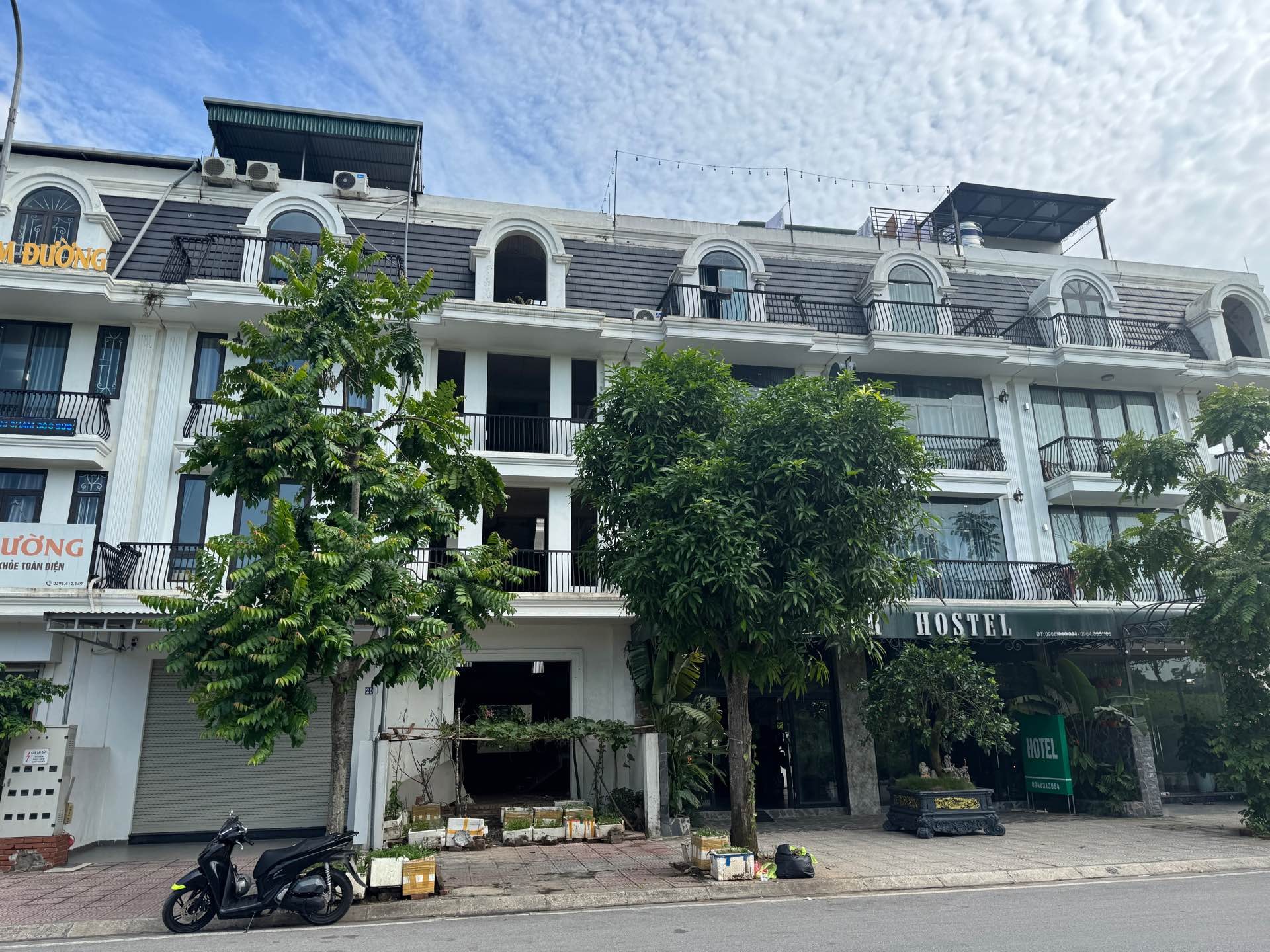 BÁN NHÀ LIỀN KỀ NAM ĐUỐNG, VIỆT HƯNG 70M2- 3 TẦNG MẶT PHỐ - VIEW SÔNG- 21 Tỷ