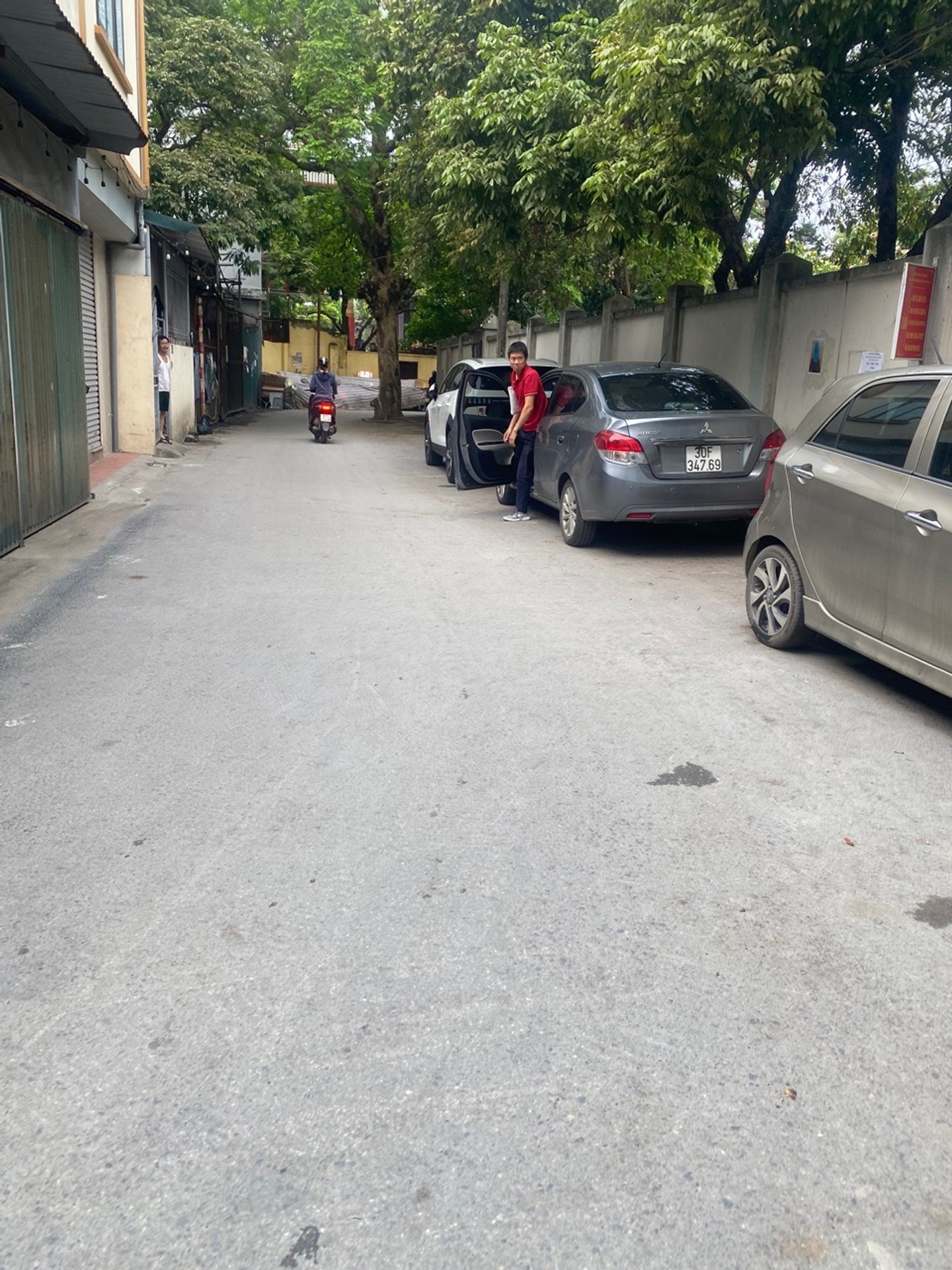 Cơ hội hiếm có sở hữu nhà riêng 37/45m2, 6.35 tỷ, vị trí đắc địa sát KĐT Linh Đàm, giá tốt.