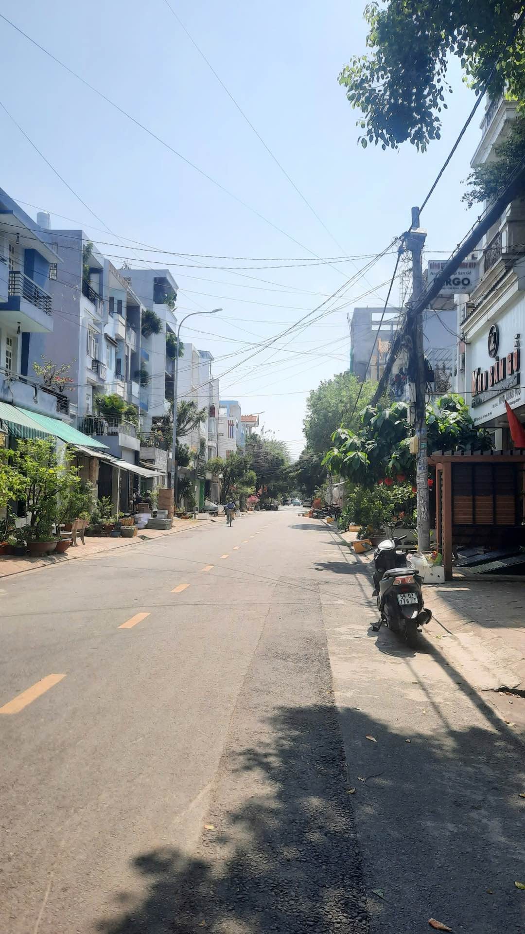 Bán nhà mặt phố Tân Phú giá tốt, 52.5m2, 2 tầng, 5 PN