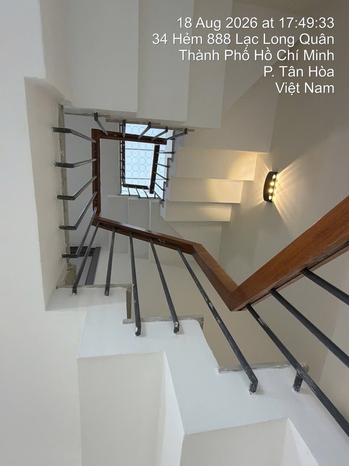 Cơ hội hiếm có sở hữu nhà đẹp 3 tầng tại Lạc Long Quân với giá ưu đãi