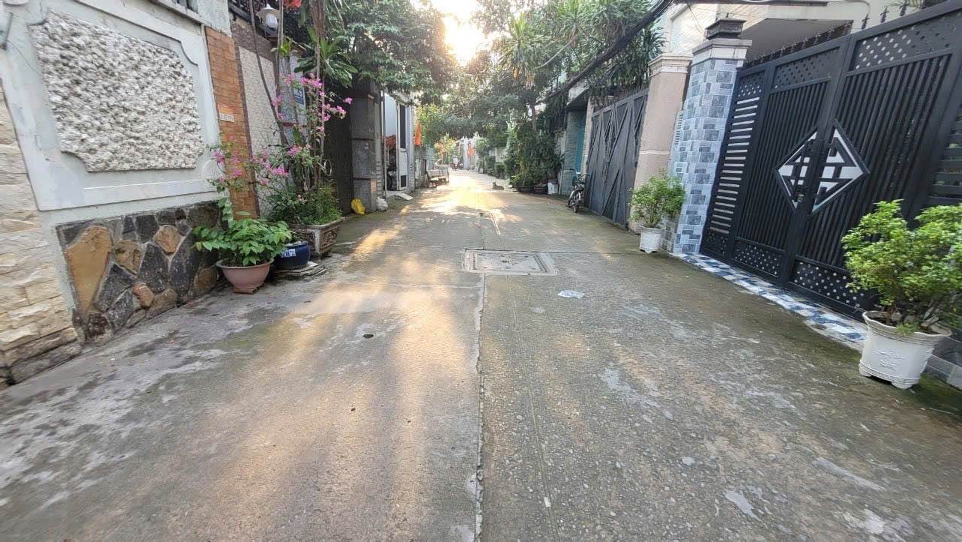 SIÊU PHẨM LẠC LONG QUÂN, GẦN CHỢ VẢI TÂN BÌNH, 70M2, 5 TẦNG BTCT, 9PN, CHDV DÒNG TIỀN 30TR/TH
