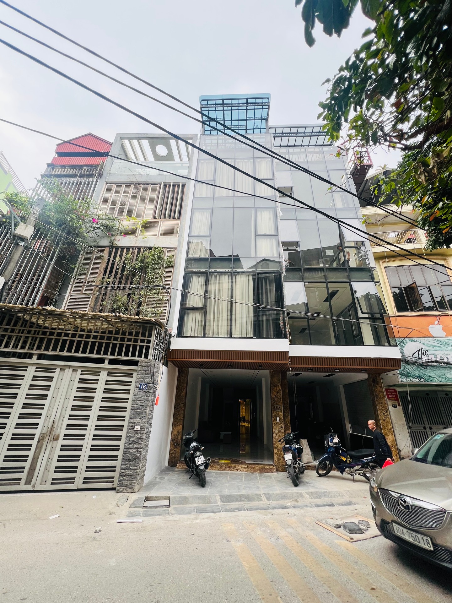 Bán nhà mặt phố xã Thịnh Liệt, 50m2, 6 tầng.
- Oto đỗ cửa mặt tiền 9m.