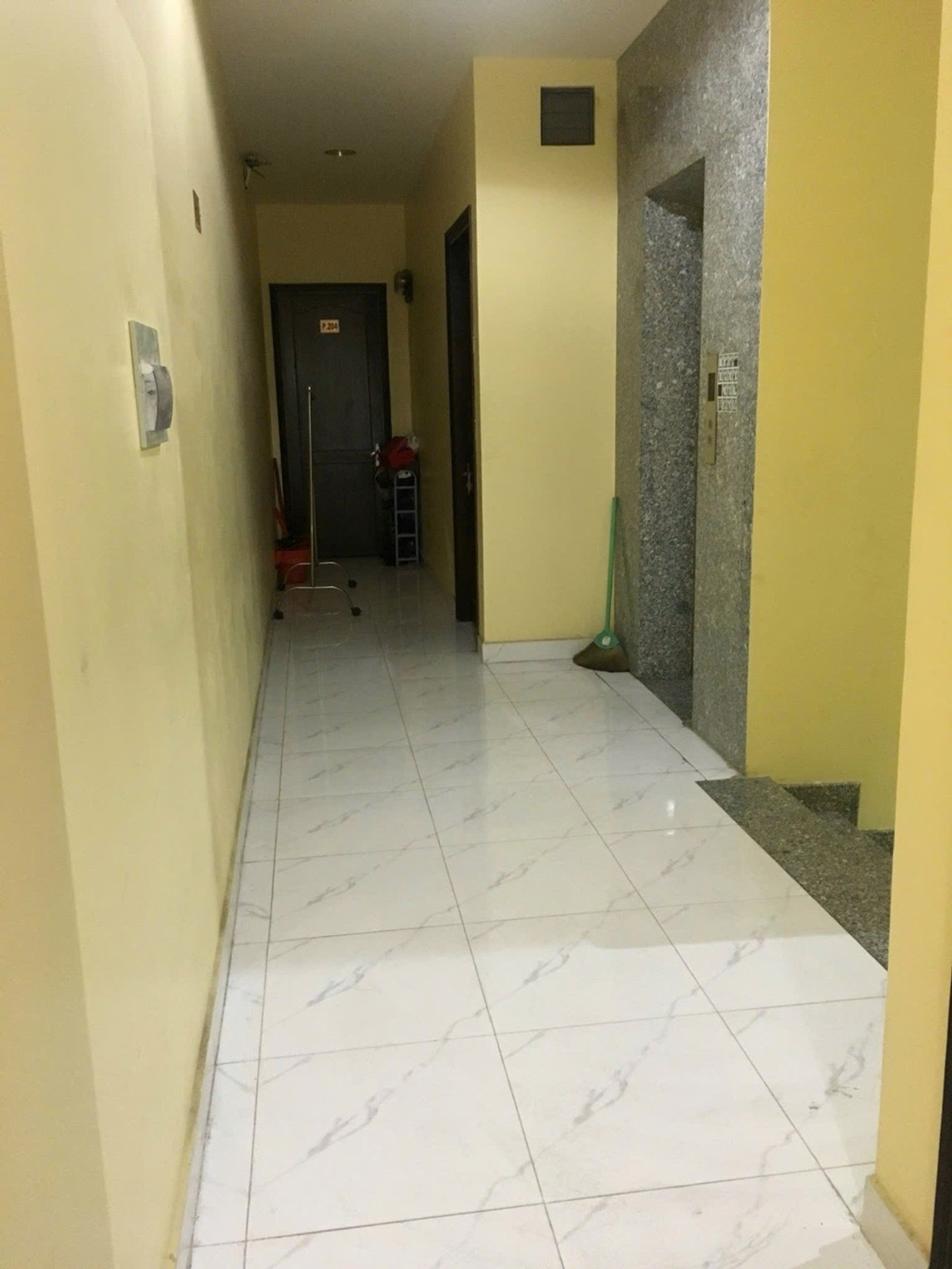 Nhà mặt phố 5 tầng khu dân cư cao lỗ kinh doanh tốt, 16 phòng ngủ, diện tích 120m2