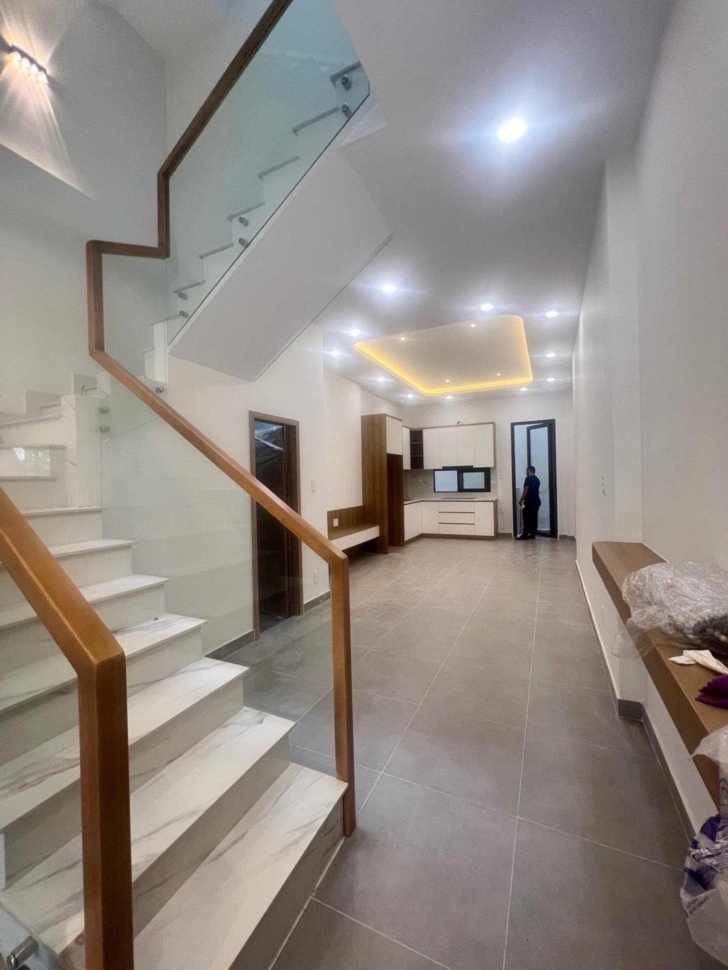NHÀ 3 TẦNG – HẺM NHỰA 6M – ÔTÔ NGỦ TRONG NHÀ – 72M² –