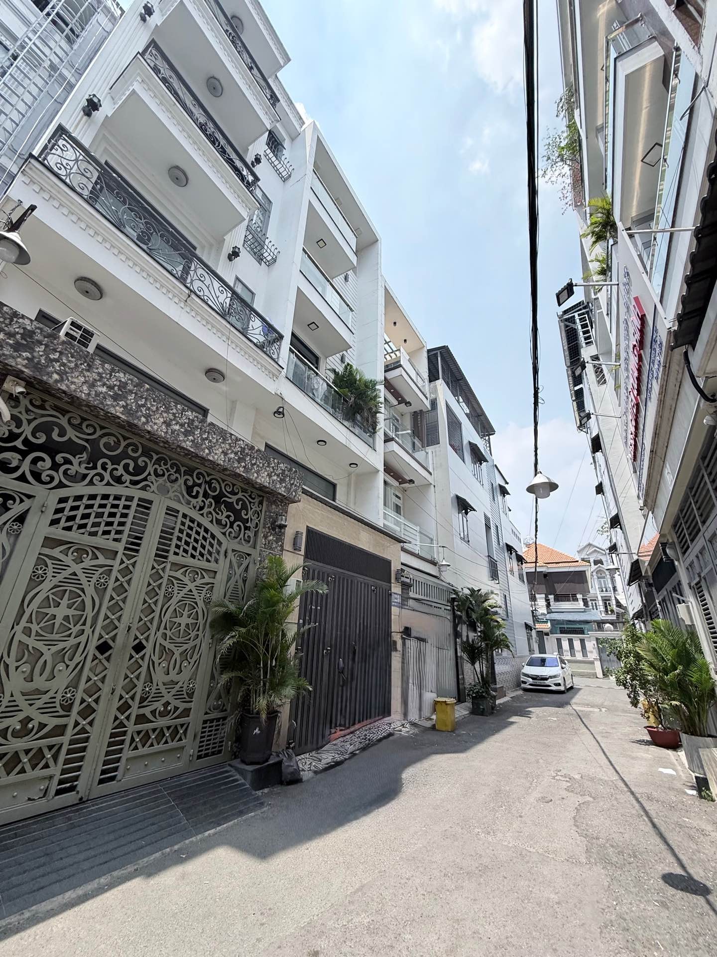 Nhà 5 Tầng , Hẻm xe hơi, Quang Trung với, 8 Phòng Thuê siêu hấp dẫn