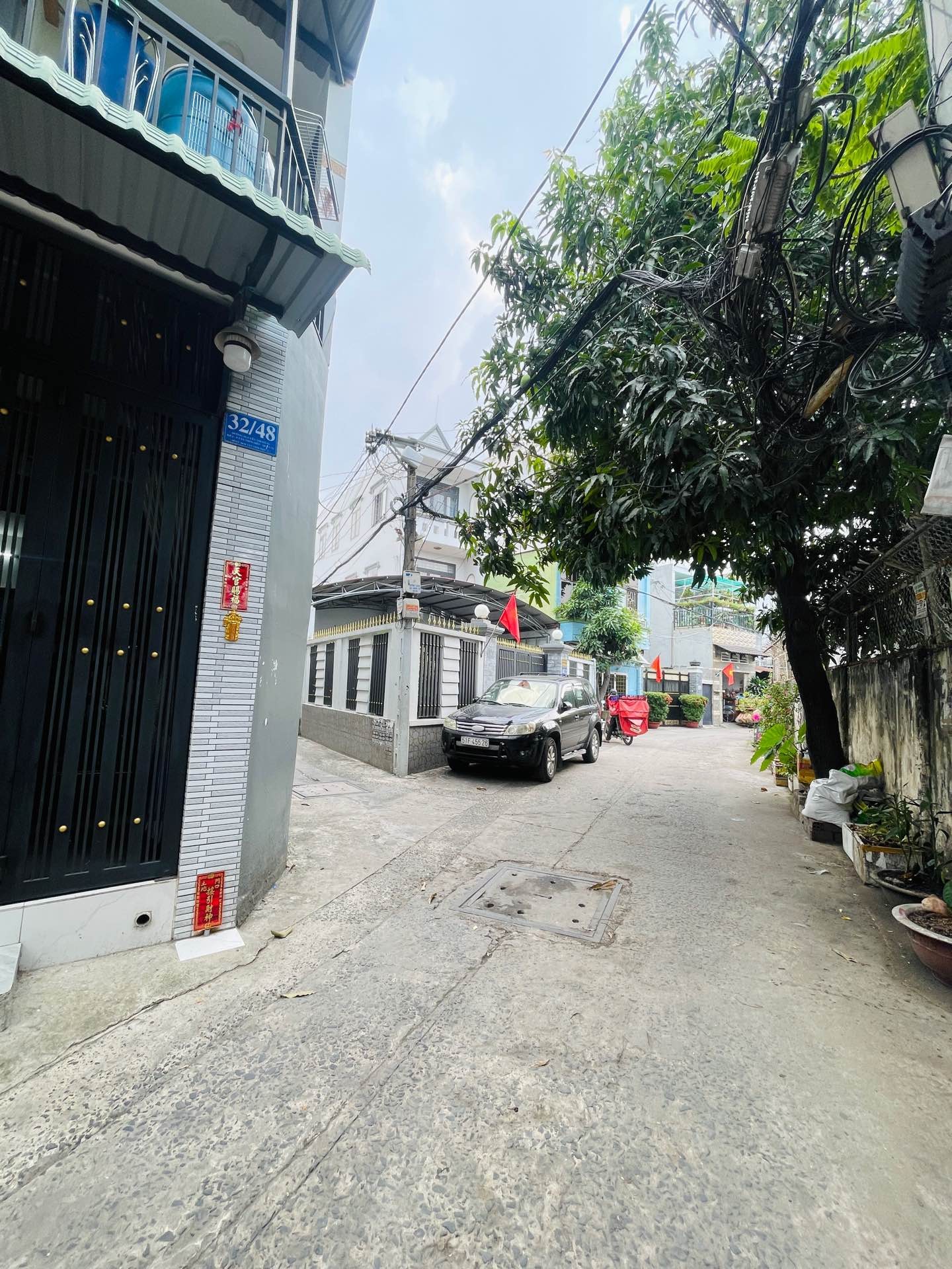 CHỈ HƠN 3 TỎI - SỞ HỮU HỘ KHẨU TPHCM NHÀ 4❌14 ĐẸP VỊ TRÍ SAU CĂN MẶT TIỀN HẺM 🚘THÔNG👉 TT GÒVẤP 3P