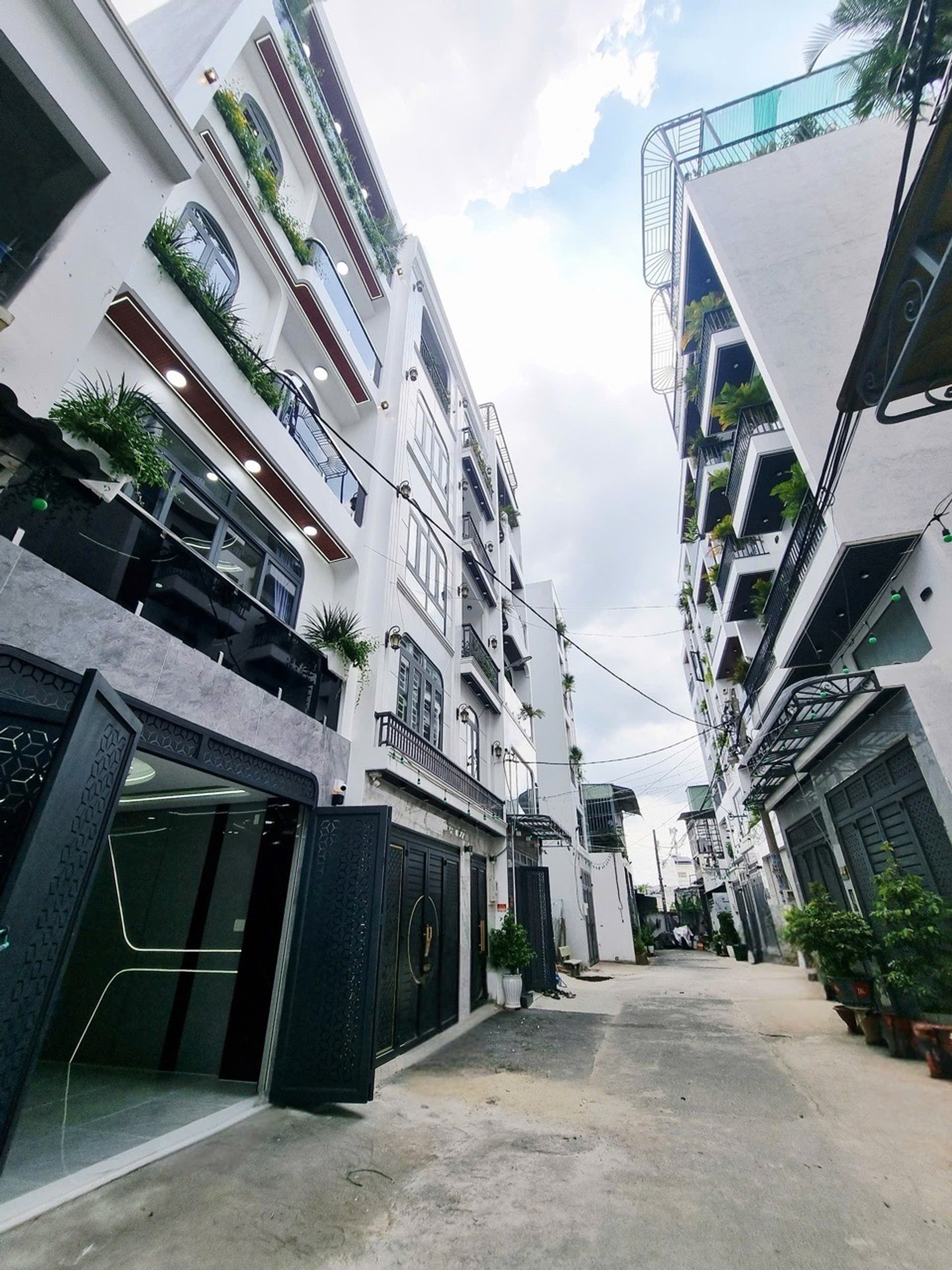 Siêu phẩm nhà phố 5 tầng tại khu VIP Trung Mỹ Tây