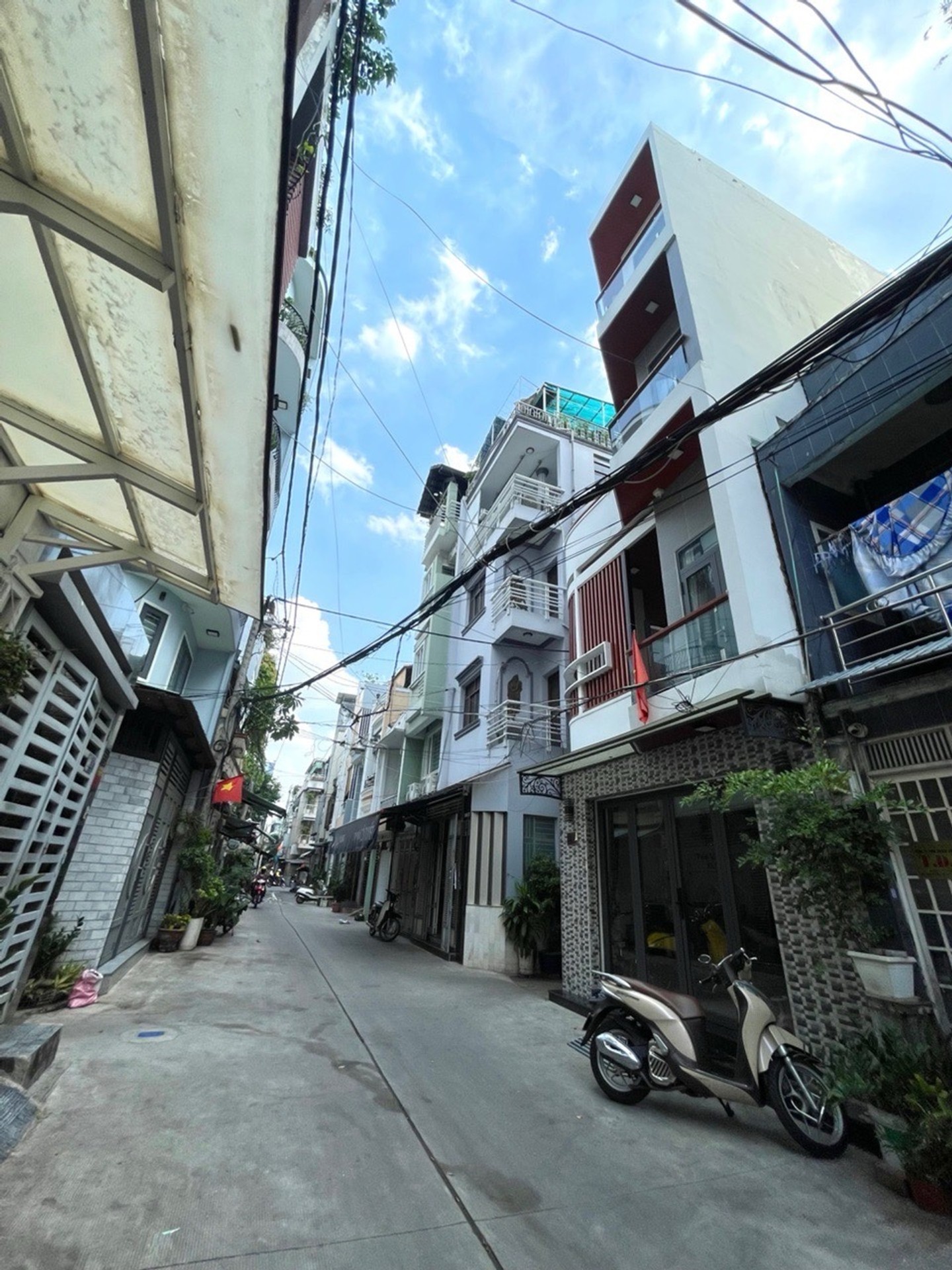 HẺM Ô TÔ THÔNG ĐƯỜNG 3 THÁNG 2 -