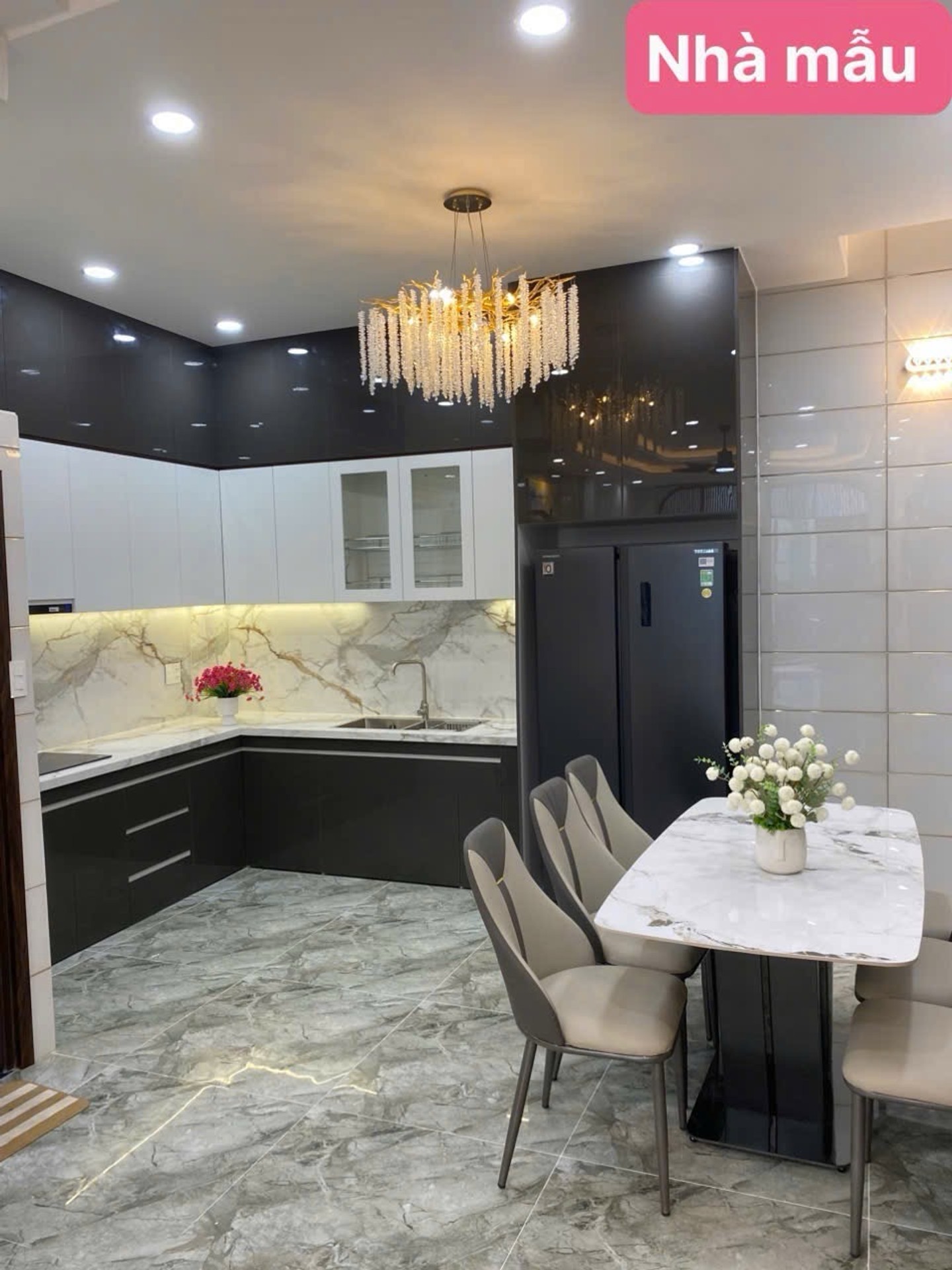 Bán nhà 5 tầng gần sân bay Tân Sơn Nhất, diện tích 56.2m2