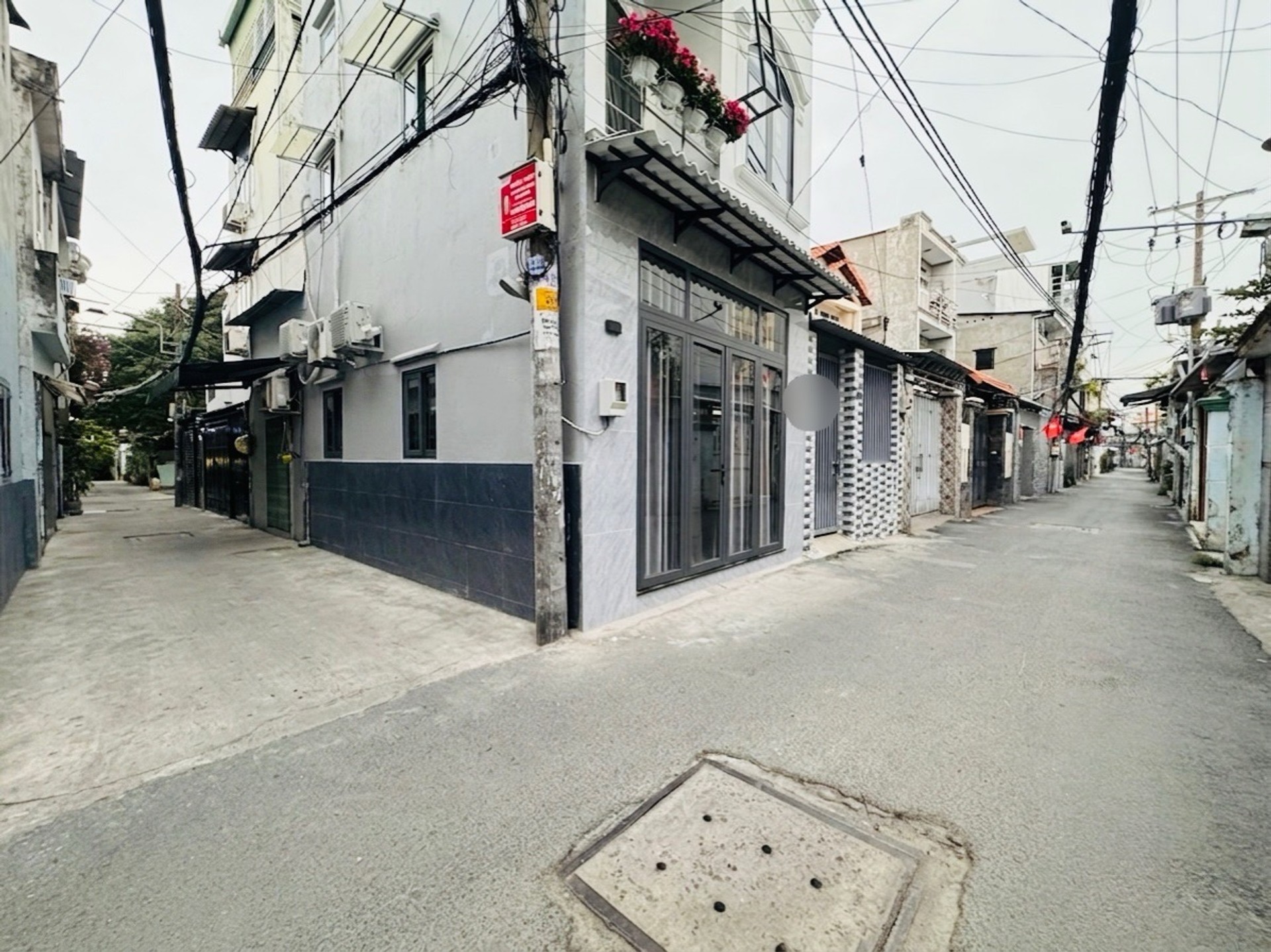 Bán nhà Đối Diện UNND GV - Gần Khu Vip CityLand - Hxh Đỗ cửa - Pháp Lý Chuẩn - 3xTY