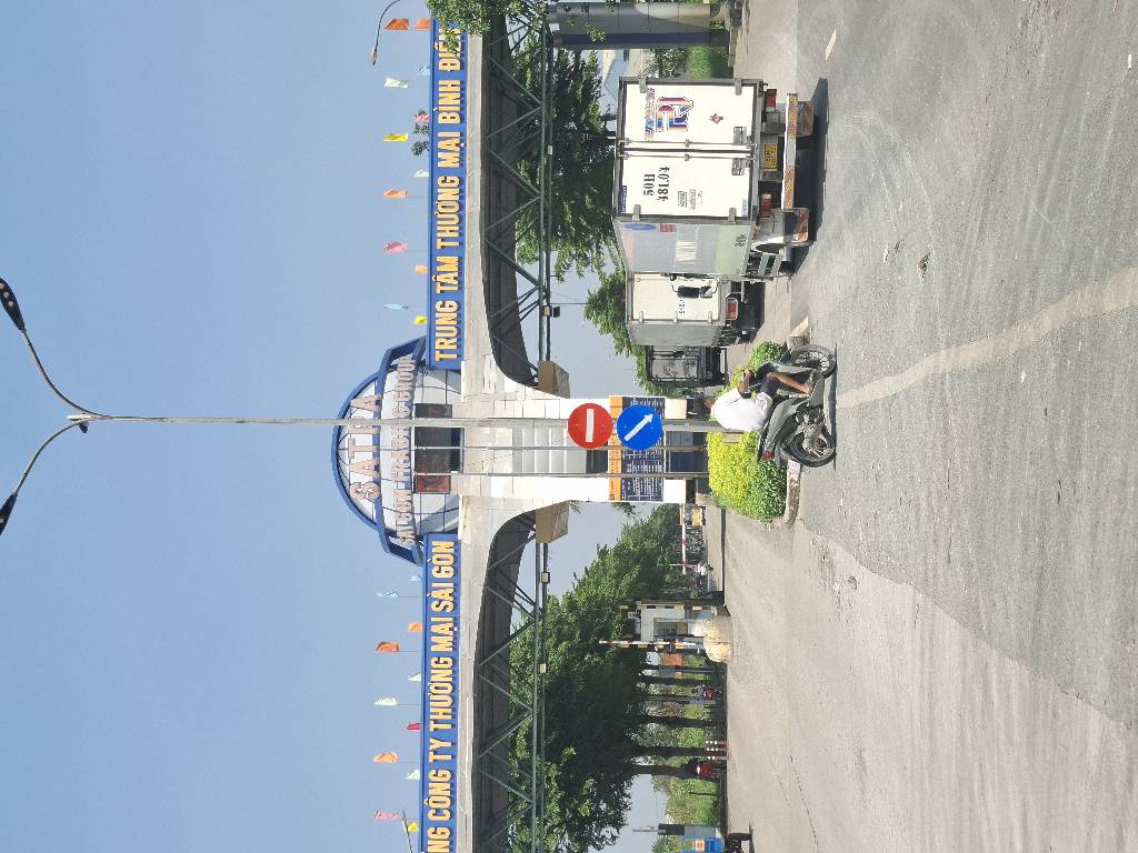 Bán nhà mặt phố Quản Trọng Linh 5 tầng 6 phòng ngủ tại khu kinh doanh sầm uất