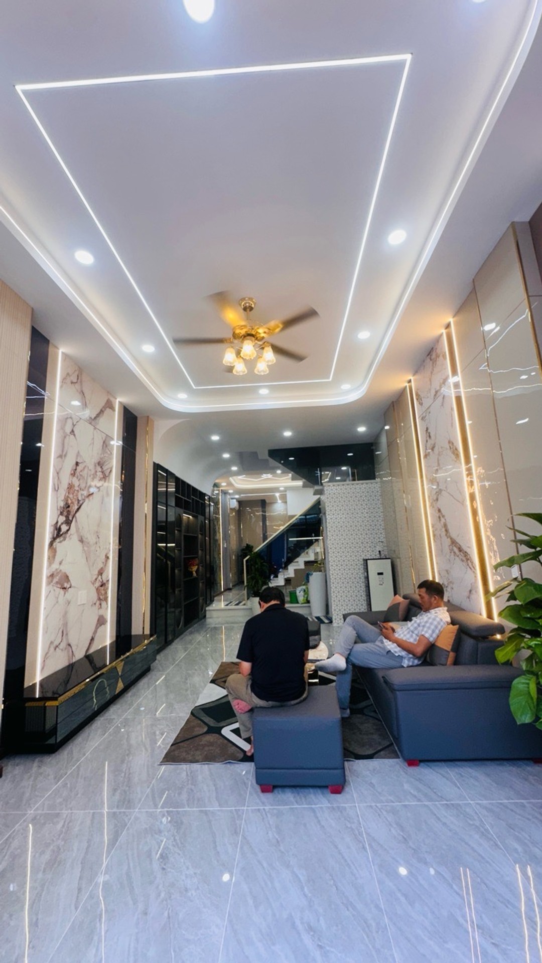 Nhà 4 tầng mới cực xinh, tặng nội thất sang chảnh