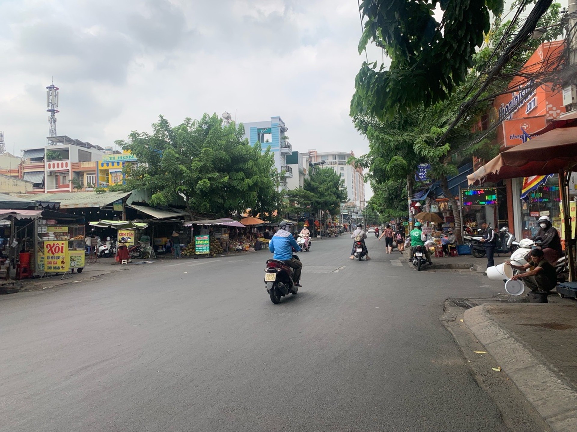 Nhà 2 tầng tại phường Yên Hòa giá 5,4 tỷ, gần chợ Tân Trụ
