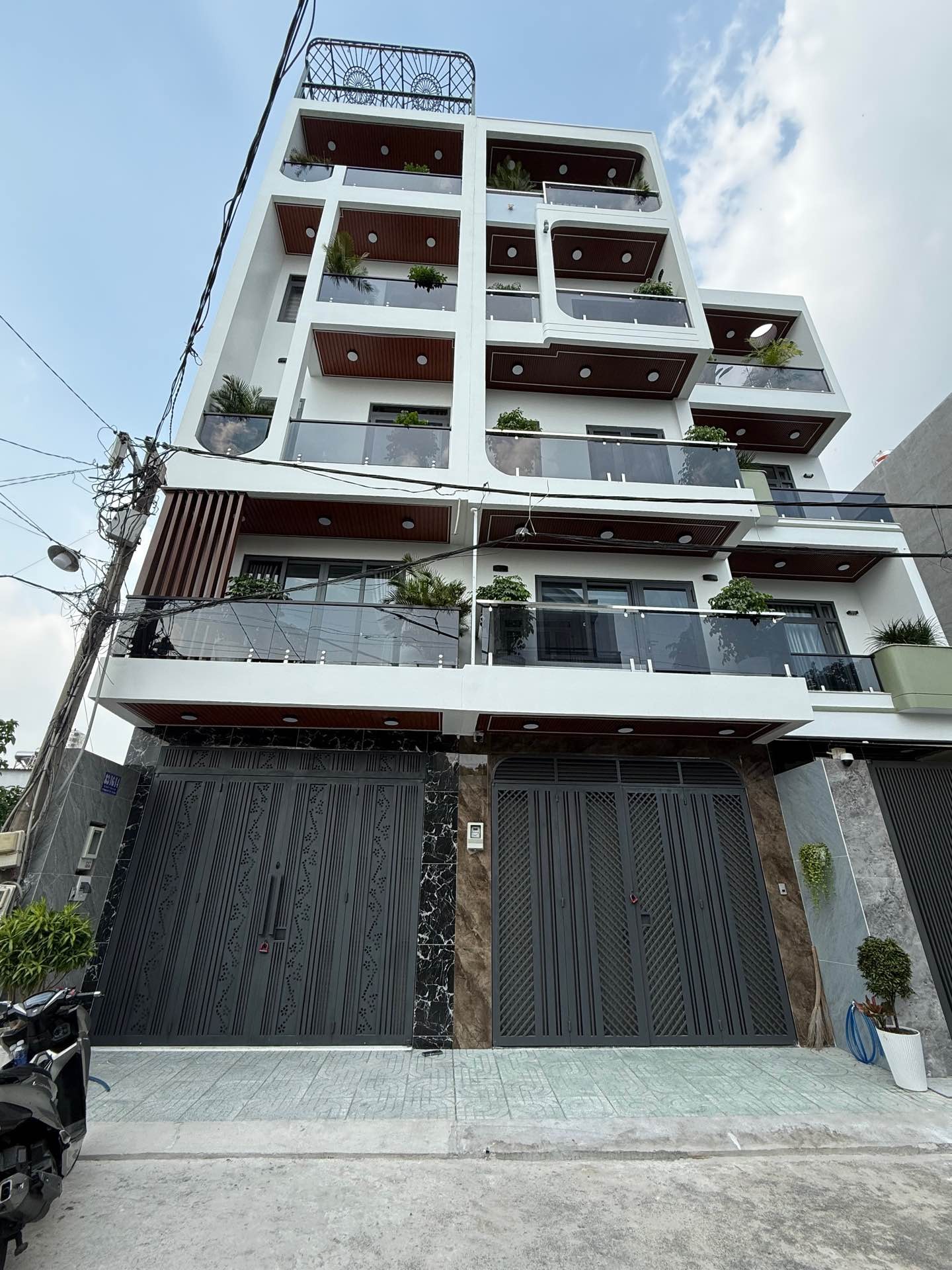 NHÀ 5 TẦNG | 80M2 | HẺM 8M | TRẦN THỊ NĂM/ Q12 | THANG MÁY | NỘI THẤT CAO CẤP | GIẢM 400 Tr