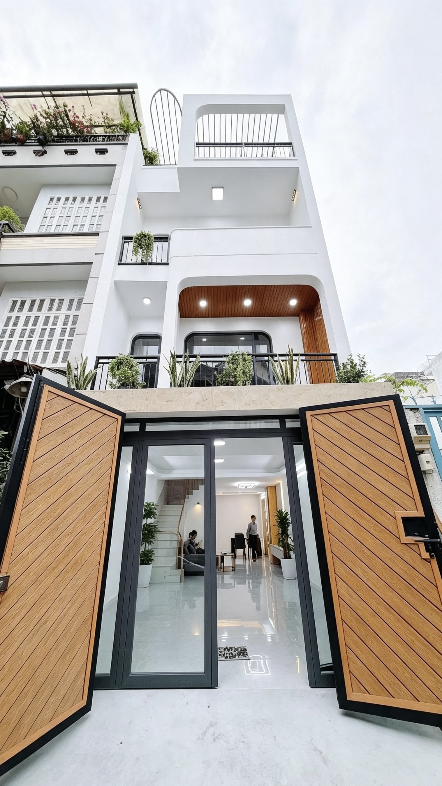 Khu VIP Quận 7 – Xe hơi ngủ trong nhà -Thanh Khoản: 11 TỶ 750 Nhà 4 tầng: trệt, 2 lầu, sân