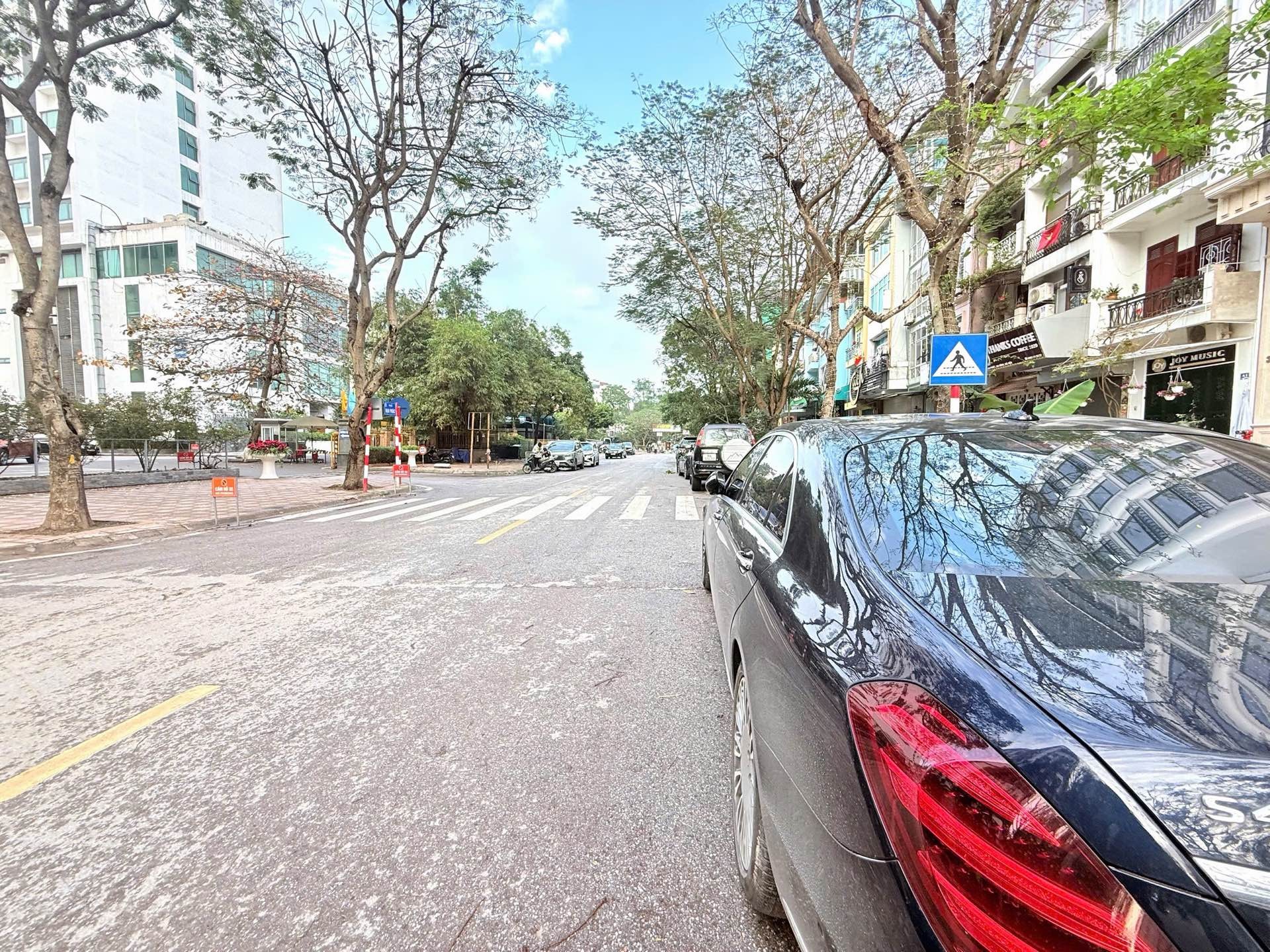 Nhà Mặt Phố Vạn Phúc Đẳng Cấp Giữa Trung Tâm Ba Đình
