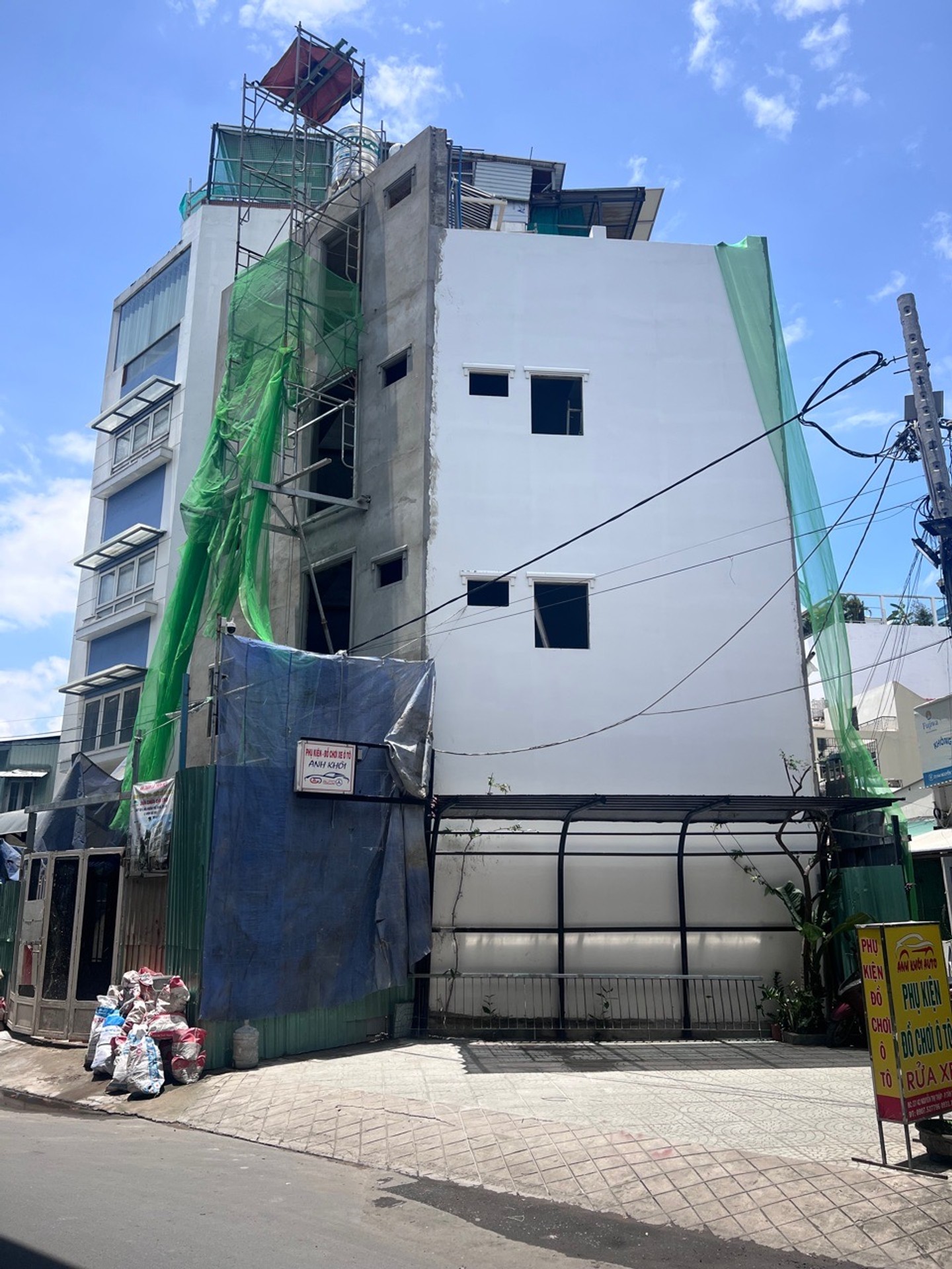 Cơ Hội Hiếm Có Sở Hữu Nhà Góc Mặt Phố Nguyễn Thị Thập, 3 Mặt Tiền, Giá Tốt
