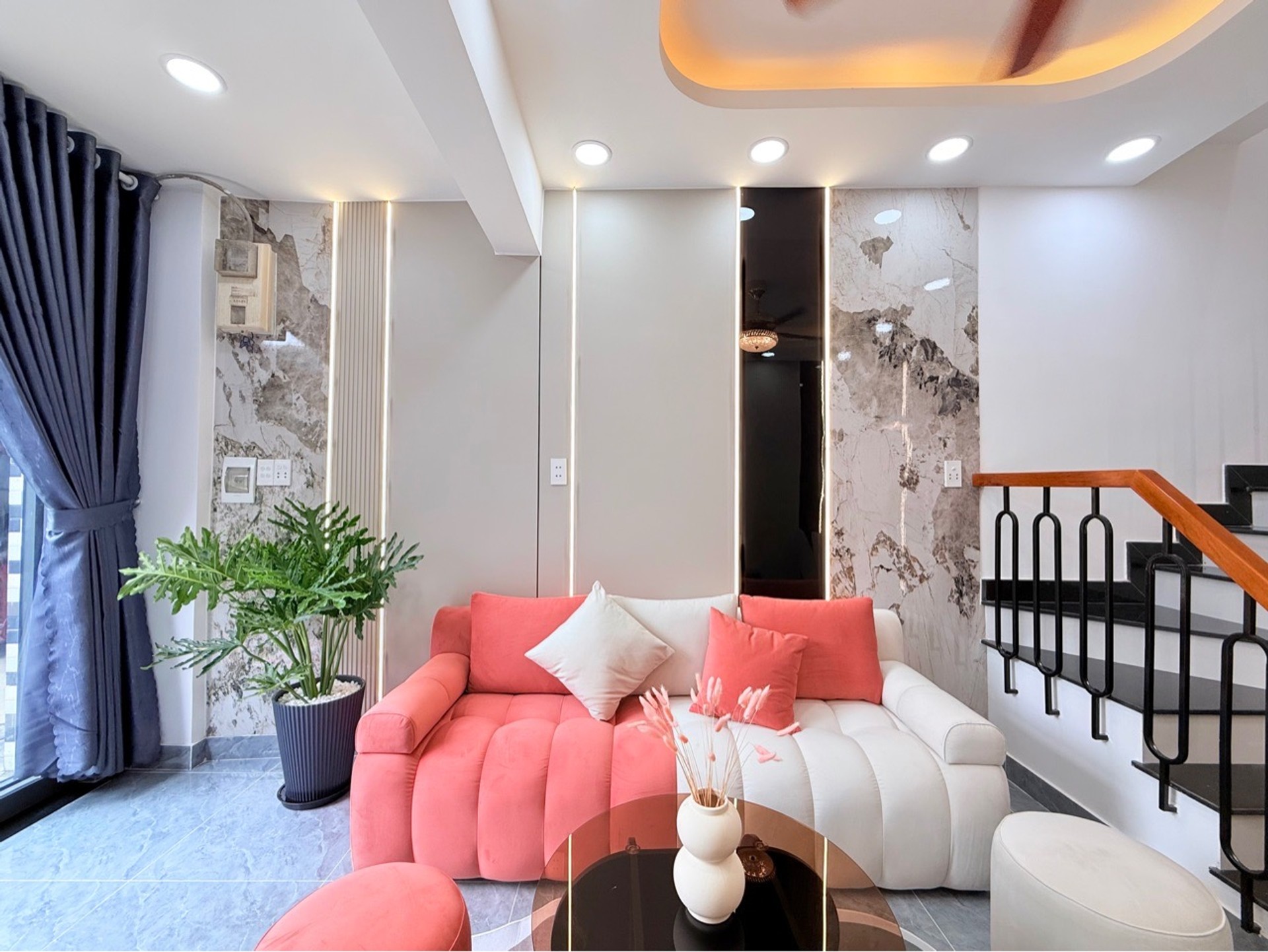 Nhà full nội thất 3pn (có pn Trệt) ngay Phan Văn Trị Bình Thạnh chỉ nhỉnh 6ty. Alo Vinh 0902694205.