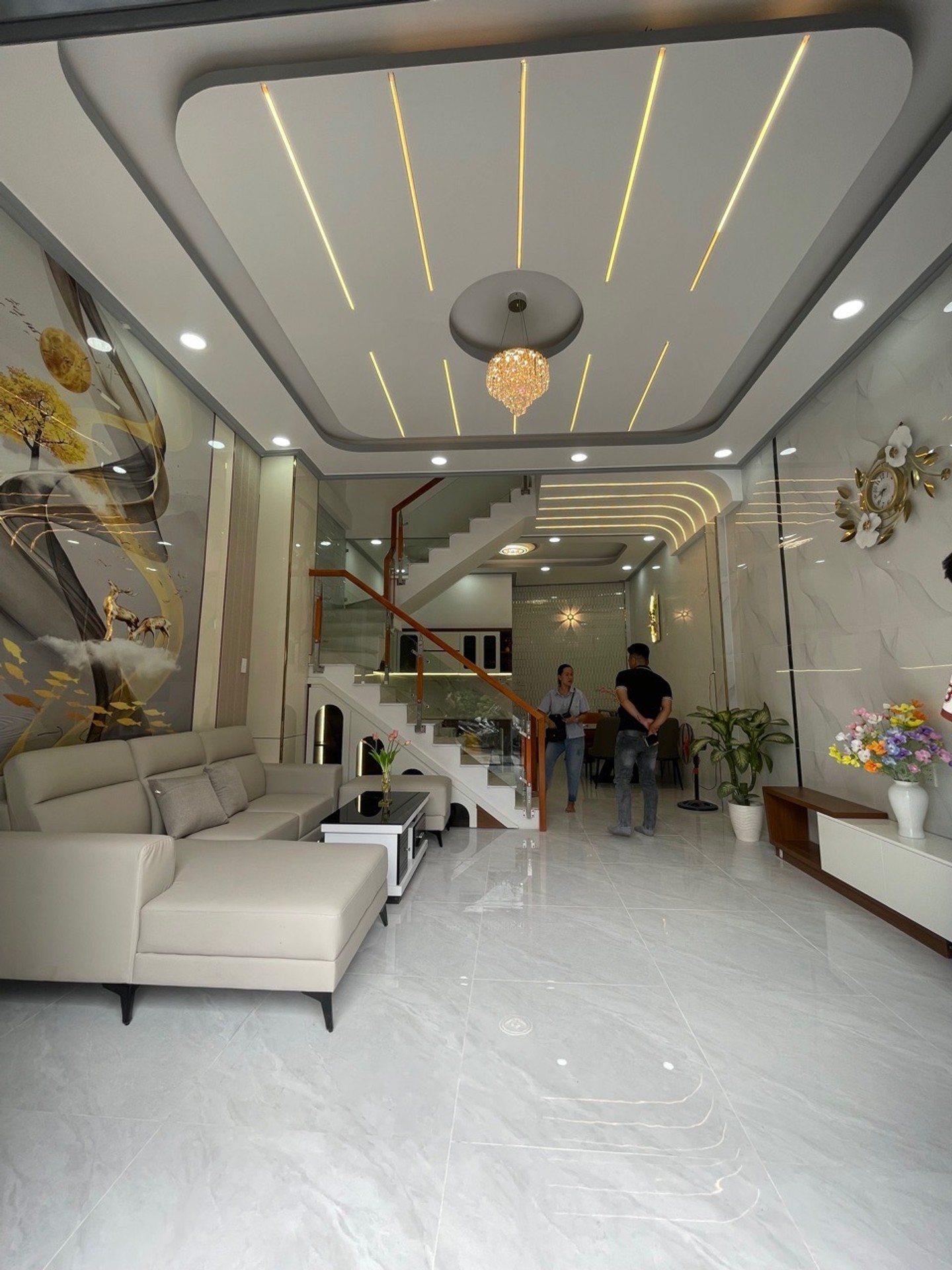 Cơ hội hiếm có sở hữu nhà đẹp 3 tầng tại Bình Tân, xe hỏi đỗ cửa 4.8x10m giá chỉ 5.79 tỷ