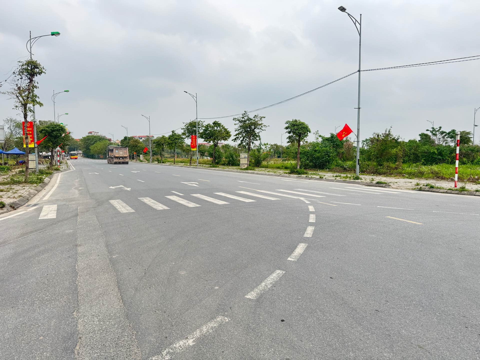 🌺KHU ĐẤU GIÁ VÂN HÀ KINH DOANH ĐƯỢC - VIEW CÔNG VIÊN CÂY XANH THOÁNG MÁT - ĐƯỜNG OTO TRÁNH DỪNG ĐỖ