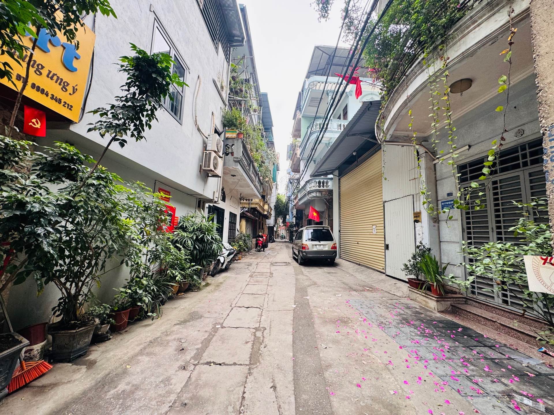 GIÁ HỜI
💠TrầnĐạiNghĩa #ÔTô #ThangMáy
📌Diện tích rộng 56m xây 5 tầng #ThangMáy mặt tiền