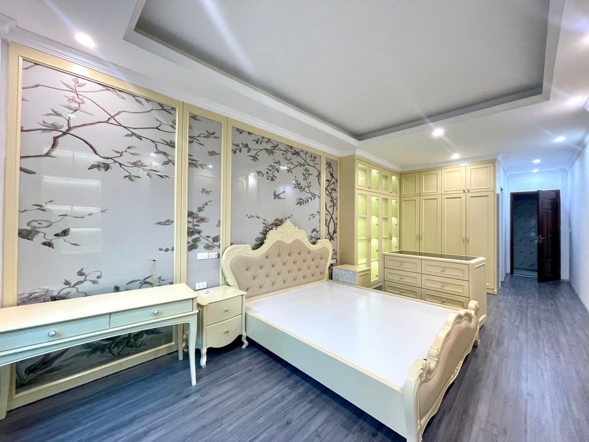 LẠC LONG QUÂN – PHÂN LÔ Ô TÔ NGỦ TRONG NHÀ
8 TẦNG CÓ THANG MÁY – FULL NỘI THẤT – GẦN HỒ TÂY