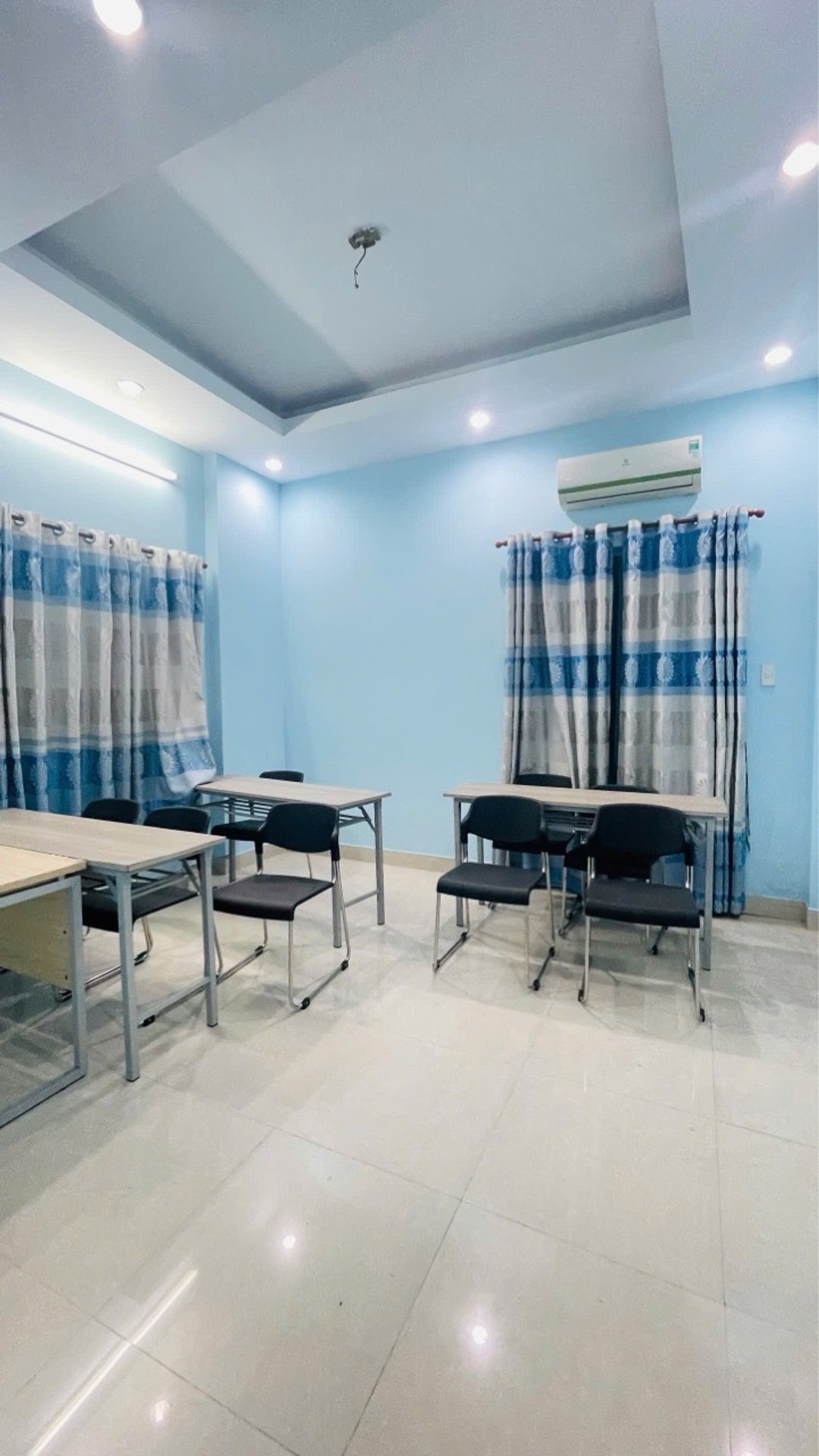 Nhà 4 tầng sân rộng, gần Trường Chinh, giá gần 10 tỷ