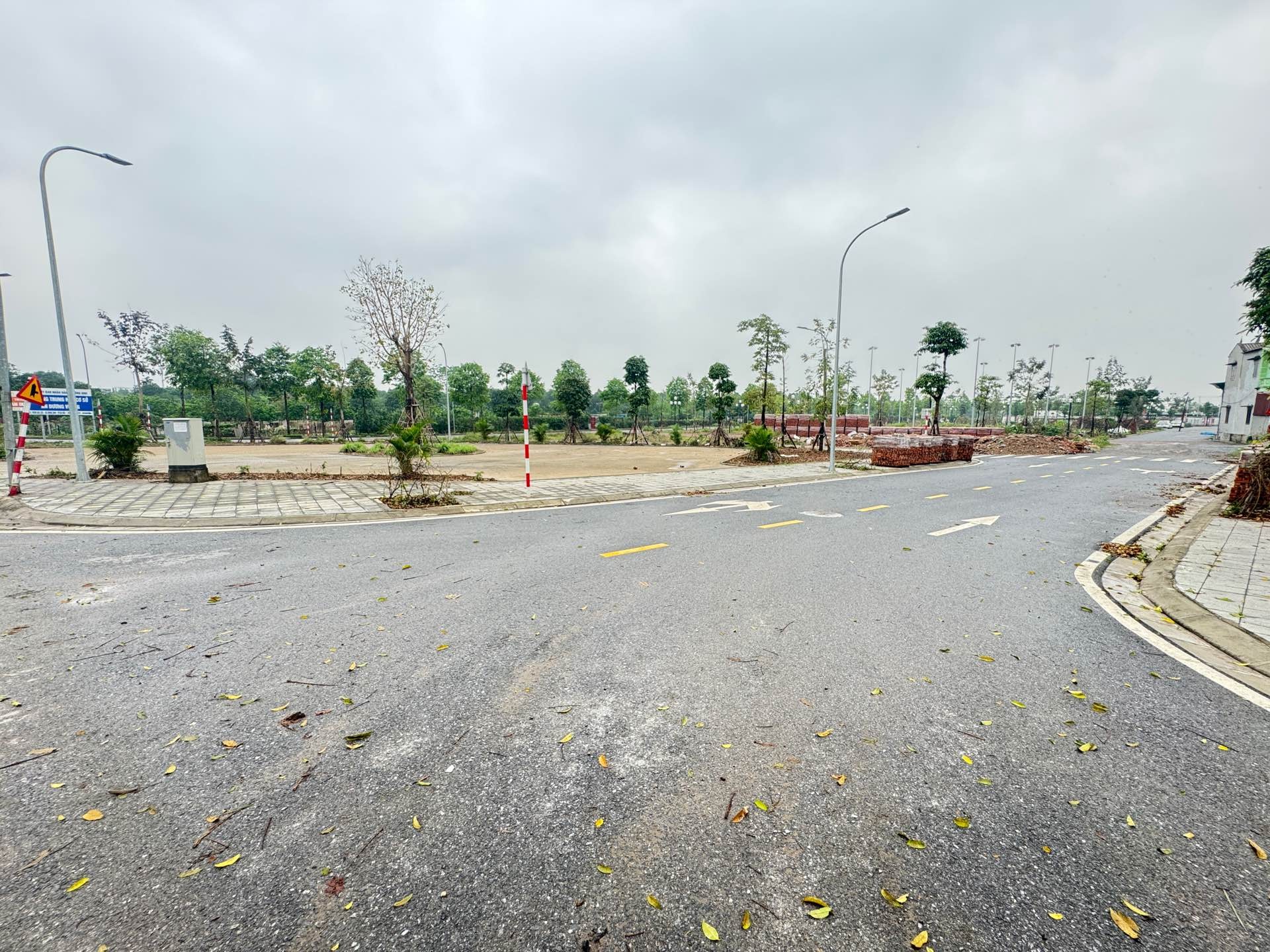 BÁN ĐẤT 48M² GIA LỘC VIỆT HÙNG ĐÔNG ANH – Ô TÔ VÀO ĐẤT – 50M RA ĐƯỜNG VIỆT HÙNG - SỔ ĐỎ CHÍNH CHỦ