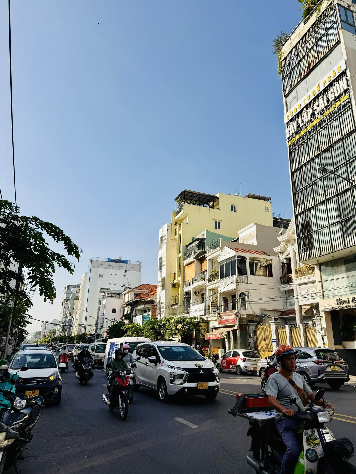 Cơ hội hiếm có sở hữu nhà mặt phố vị trí đắc địa tại Hoàng Hoa Thám