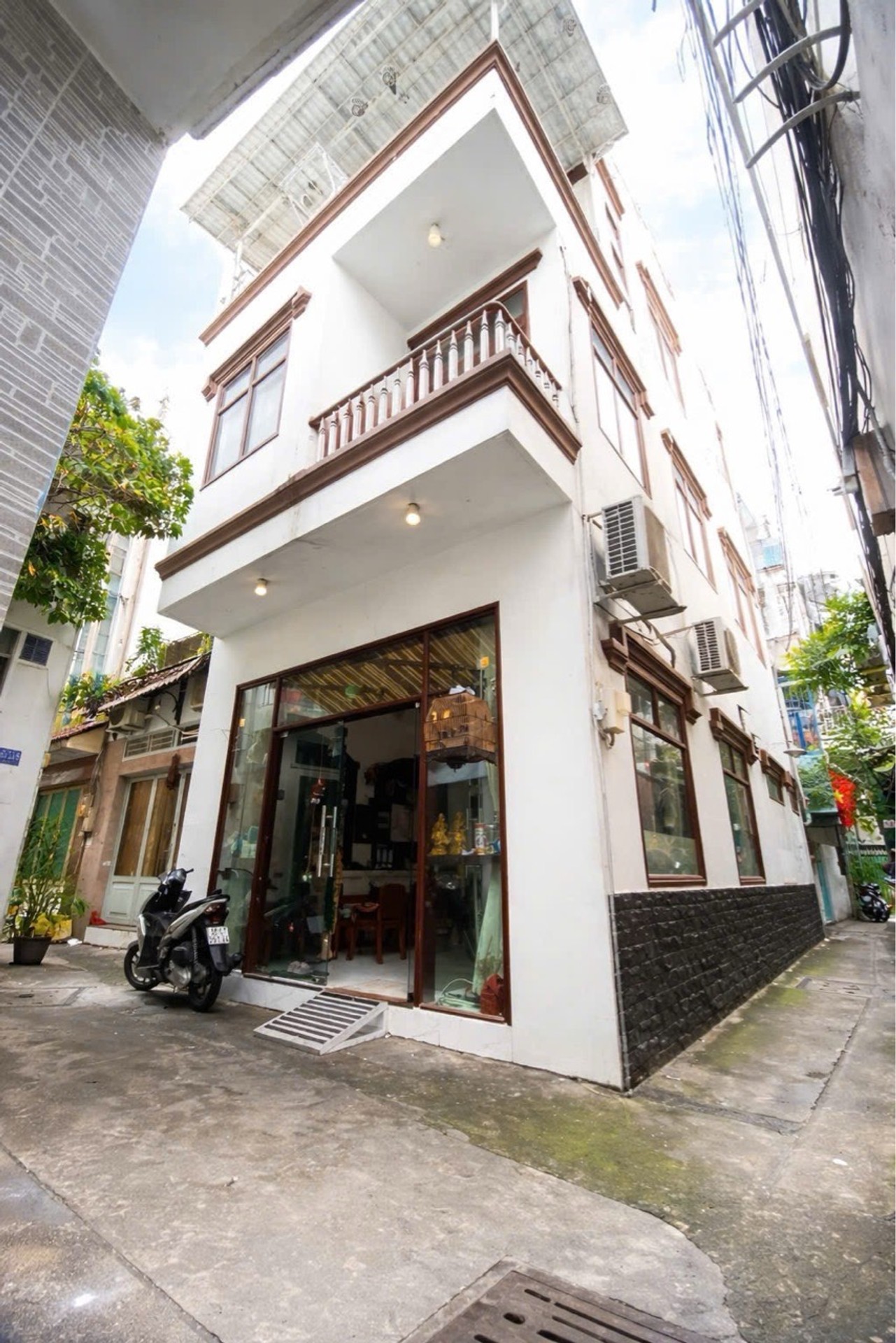 Cơ hội sở hữu nhà riêng 3 tầng, ô tô đỗ cửa tại Quận 7 với giá không thể tốt hơn