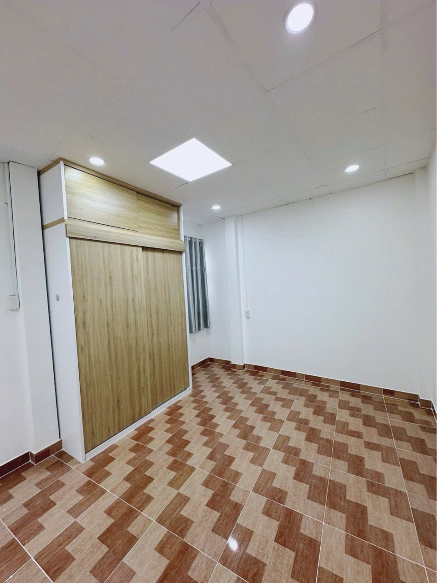 4 TẦNG ĐÚC BTCT -4 PHÒNG NGỦ - SỔ HỒNG 2026 - SAU CĂN MẶT TIỀN -4.95