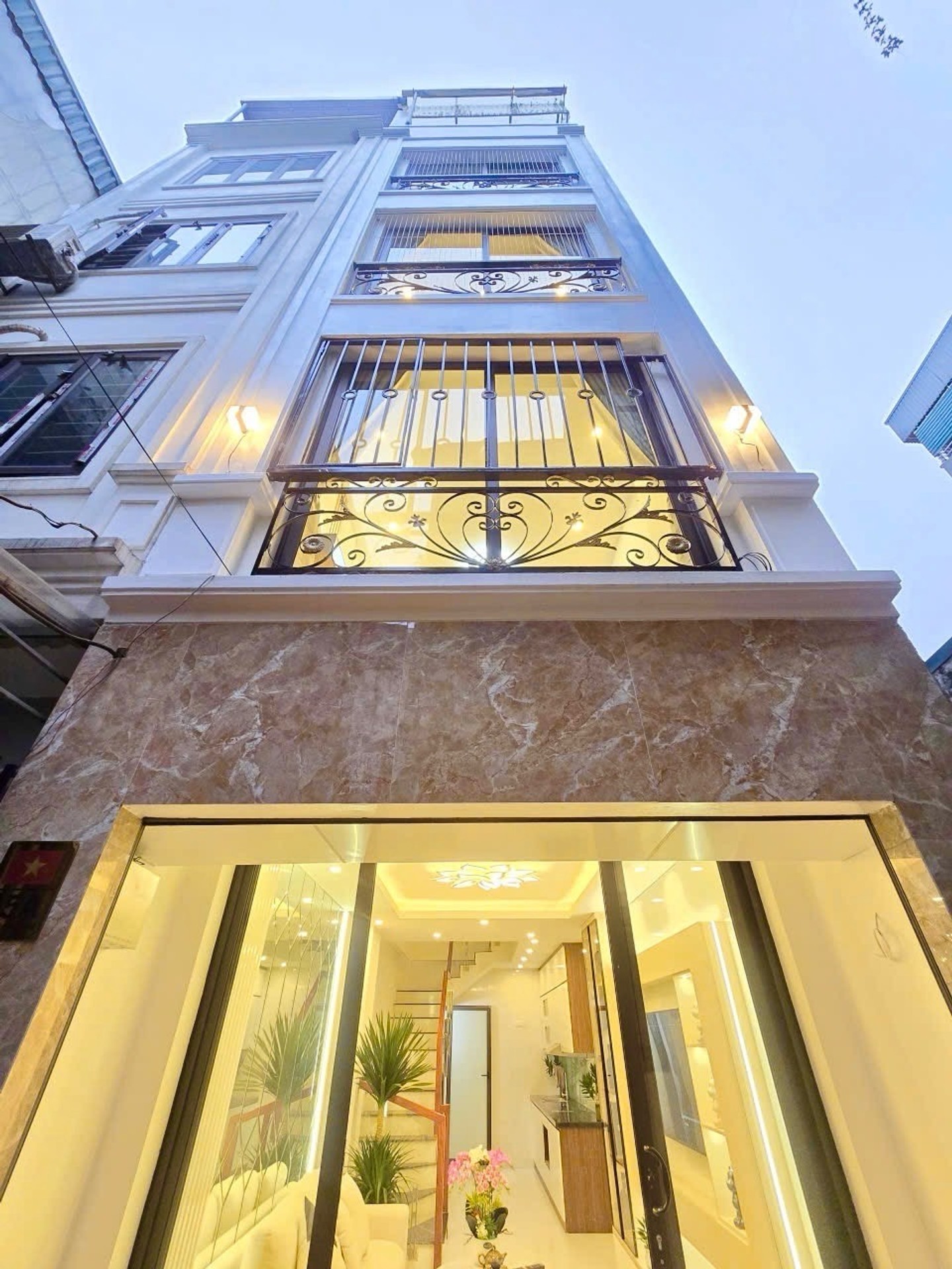 Cơ hội sở hữu nhà 5 tầng mới toanh trung tâm quận Giáp Nhị, giá tốt không thể bỏ lỡ