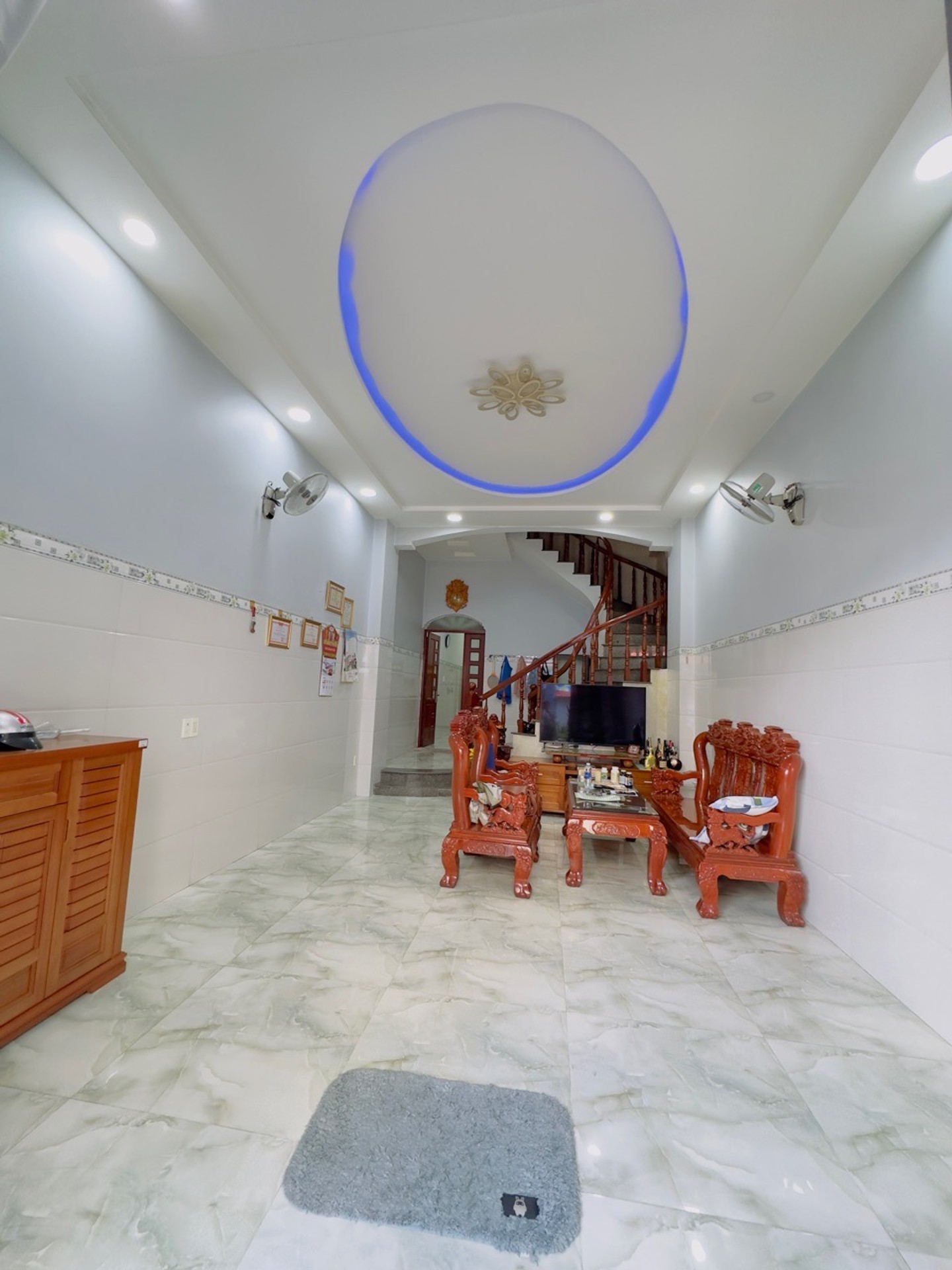 Bán nhà 2 tầng căn góc 2 mặt hẻm rộng tại Tân Bình