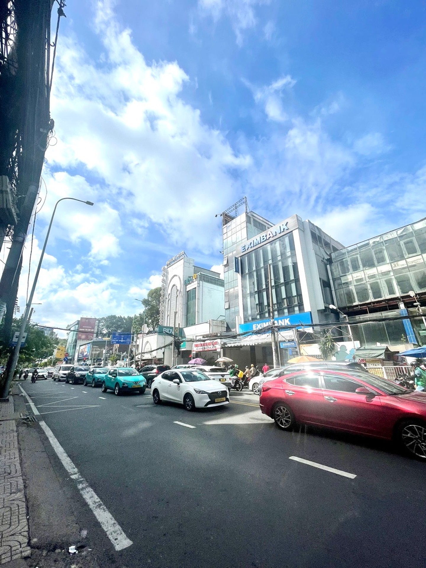 Nhà 4 Tầng Hẻm Xe Hơi Gần Quận 1