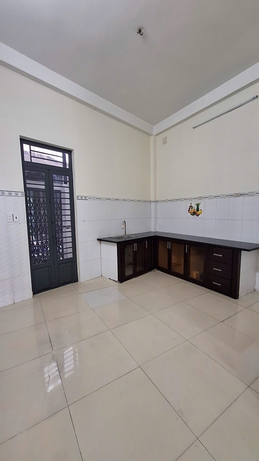 Nhà 3 tầng 54m2 hai mặt hẻm Lạc Long Quân Tân Bình giá 7.4 tỷ