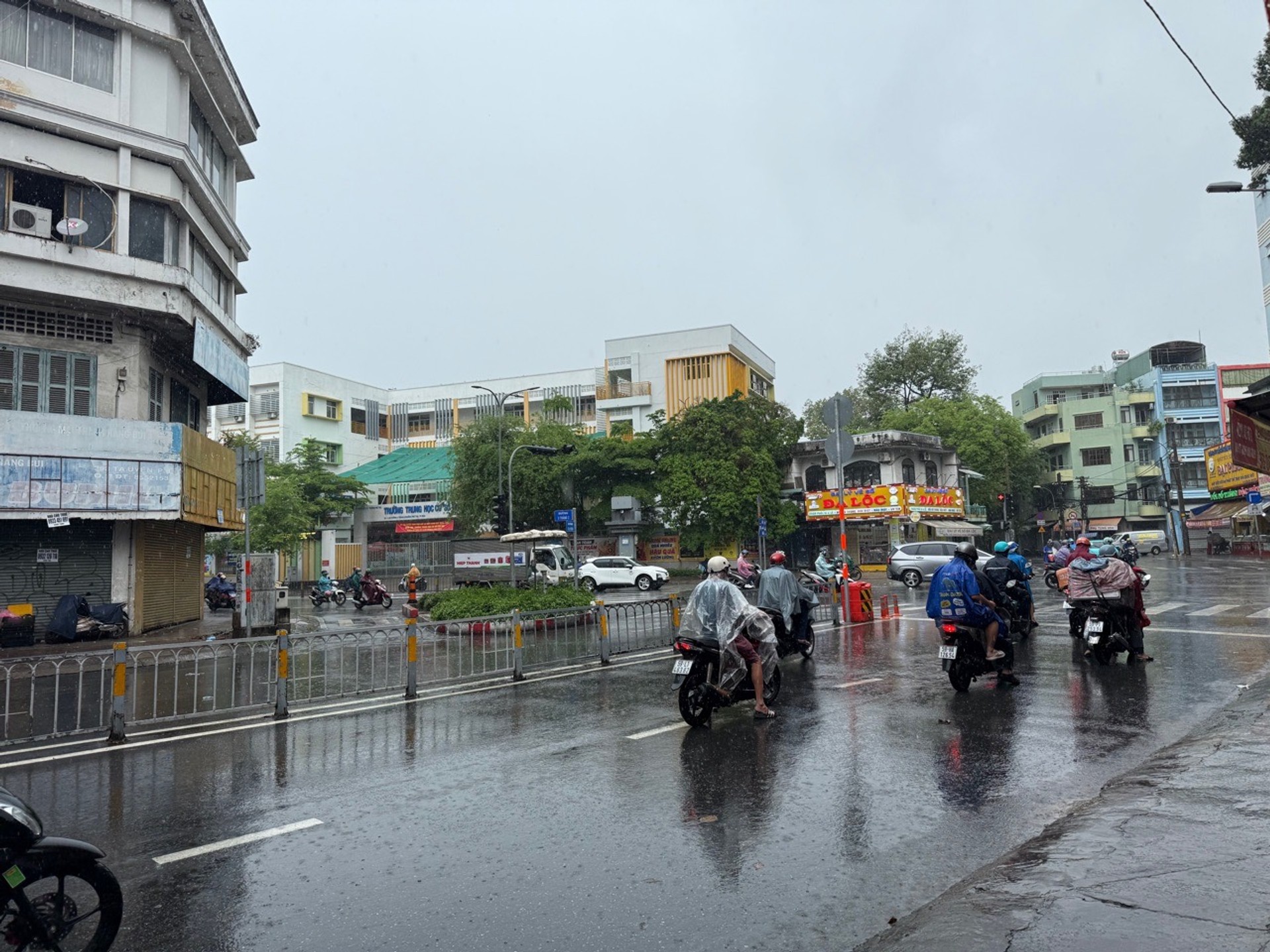 🏡 QUẬN 11 – TẠ UYÊN – GẦN 3/2 | HẺM XE HƠI | 3 TẦNG | 4 PHÒNG NGỦ | DÒNG TIỀN 14 TRIỆU/THÁNG