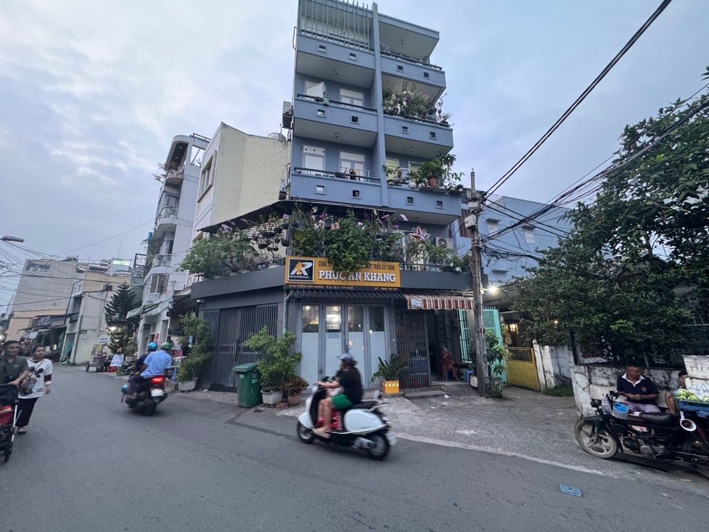 Nhà mặt phố quận 3 lô góc, thoáng mát, giá 12.9 tỷ