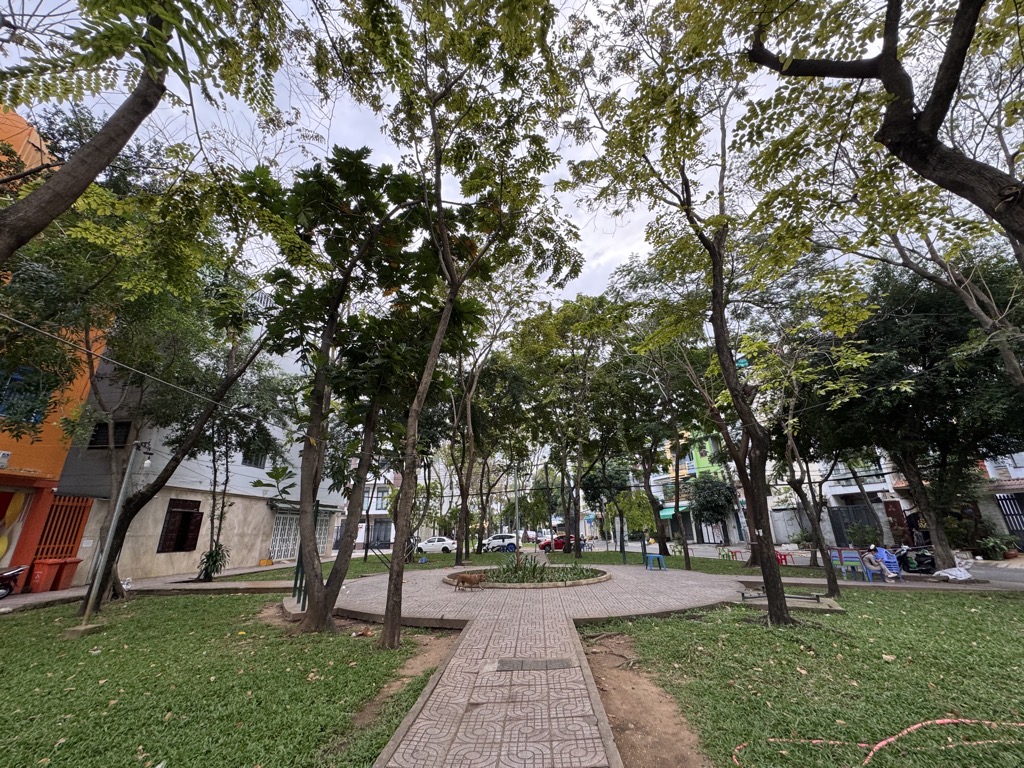 Nhà mặt phố lô góc view công viên siêu đẹp, diện tích rộng 160m²