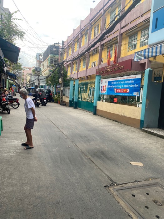 SÁT MẶT TIỀN LẠC LONG QUÂN - KHU VỰC KINH DOANH CHỢ TÂN BÌNH - XE HƠI ĐẬU TRONG NHÀ - 4 TẦNG BTCT
