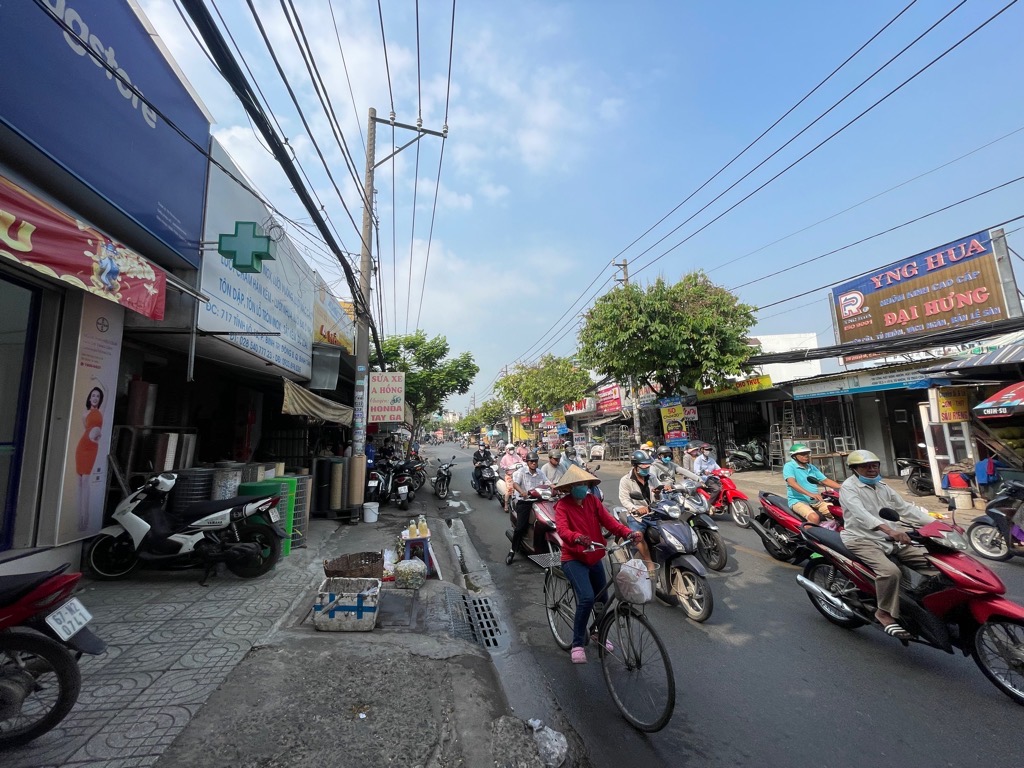 Cặp nhà mặt tiền tỉnh lộ 10 đón đầu cơ hội sinh lời