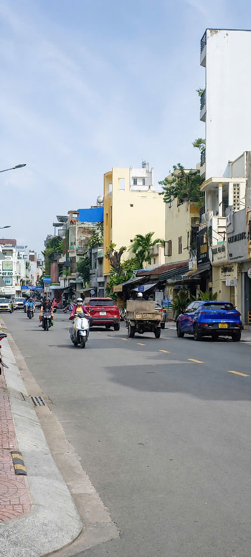 HẺM ÔTÔ TẢI TRÁNH SÁT MẶT TIỀN VỪA Ở VÀ KINH DOANH NHỈNH 9 TỶ NGAY PHÚ NHUẬN