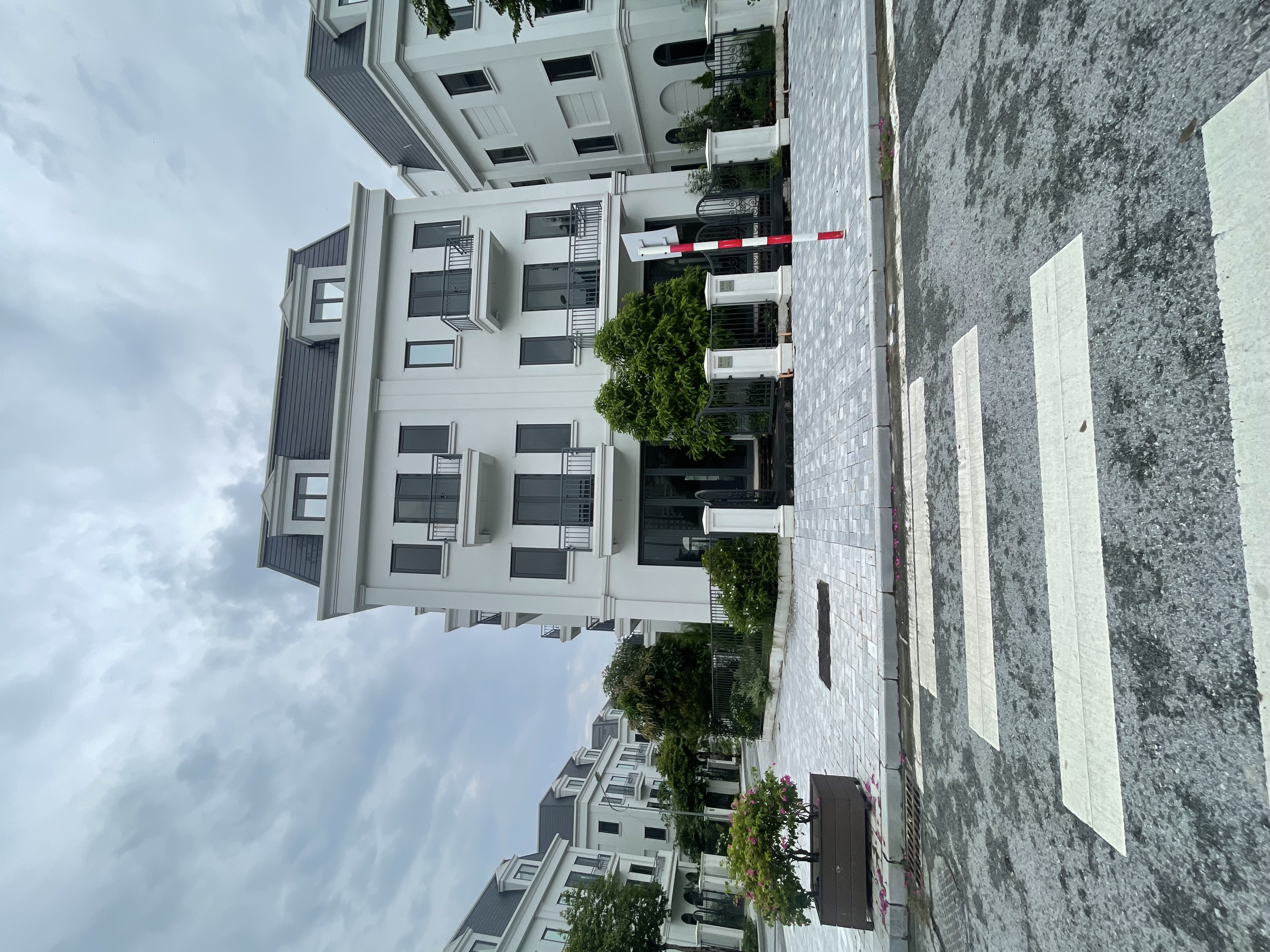 Biệt thự song lập 3 thoáng 198m2 tại Dương Nội, pháp lý đầy đủ, giá 47.8 tỷ